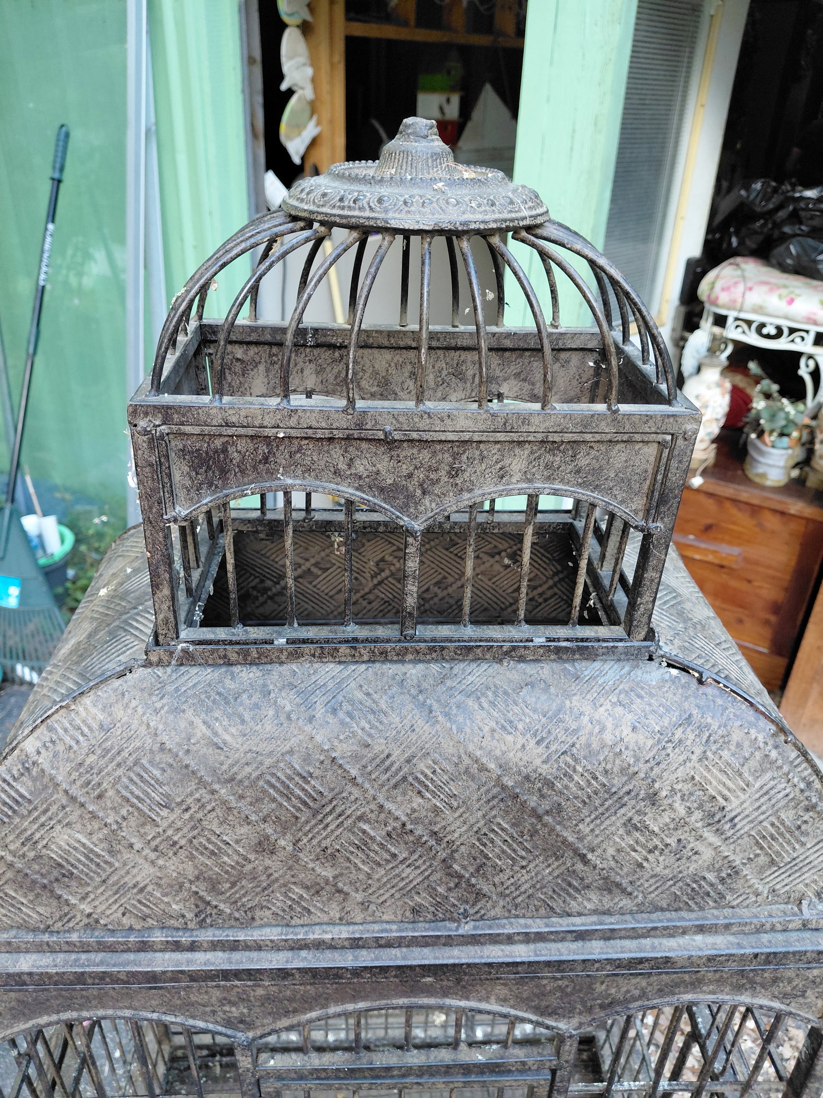 Tall Ornate Metal Bird cage / needs a good cleaning / as seen condition - 3
