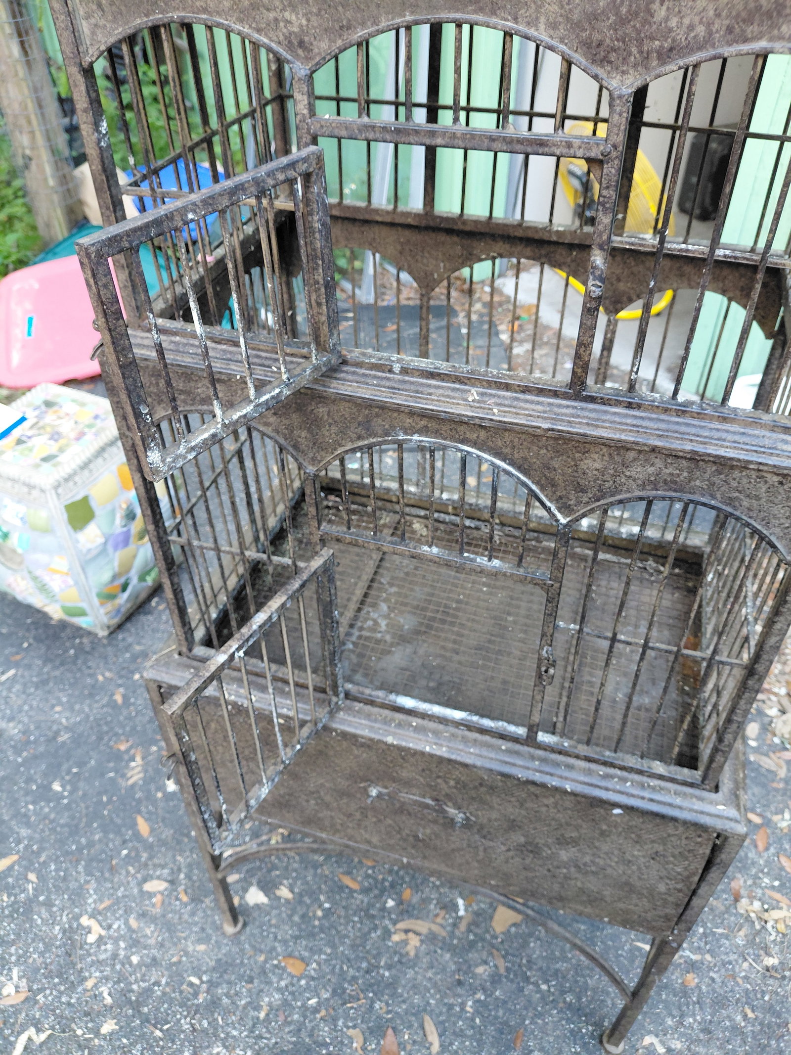 Tall Ornate Metal Bird cage / needs a good cleaning / as seen condition - 5