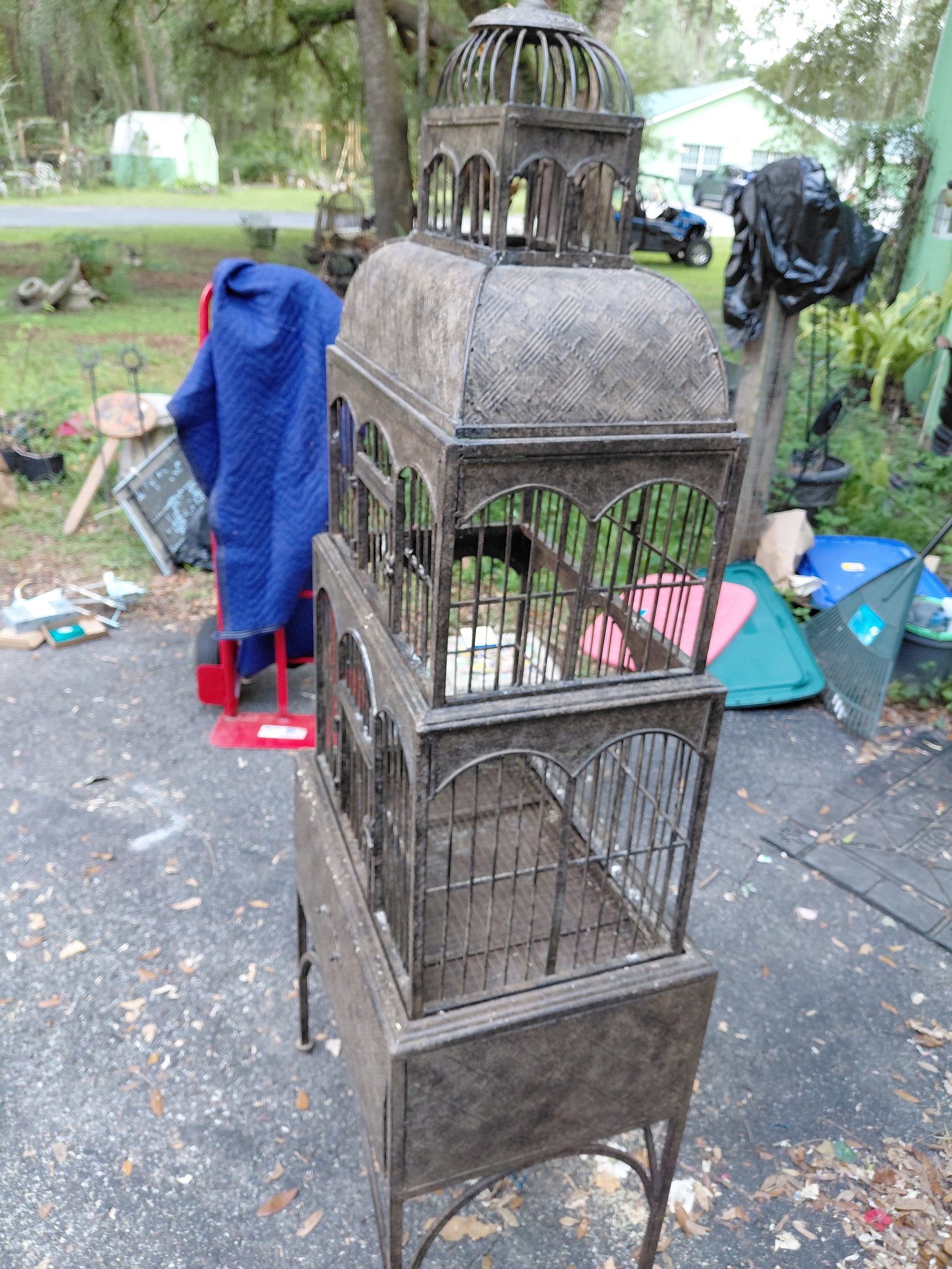 Tall Ornate Metal Bird cage / needs a good cleaning / as seen condition - 9