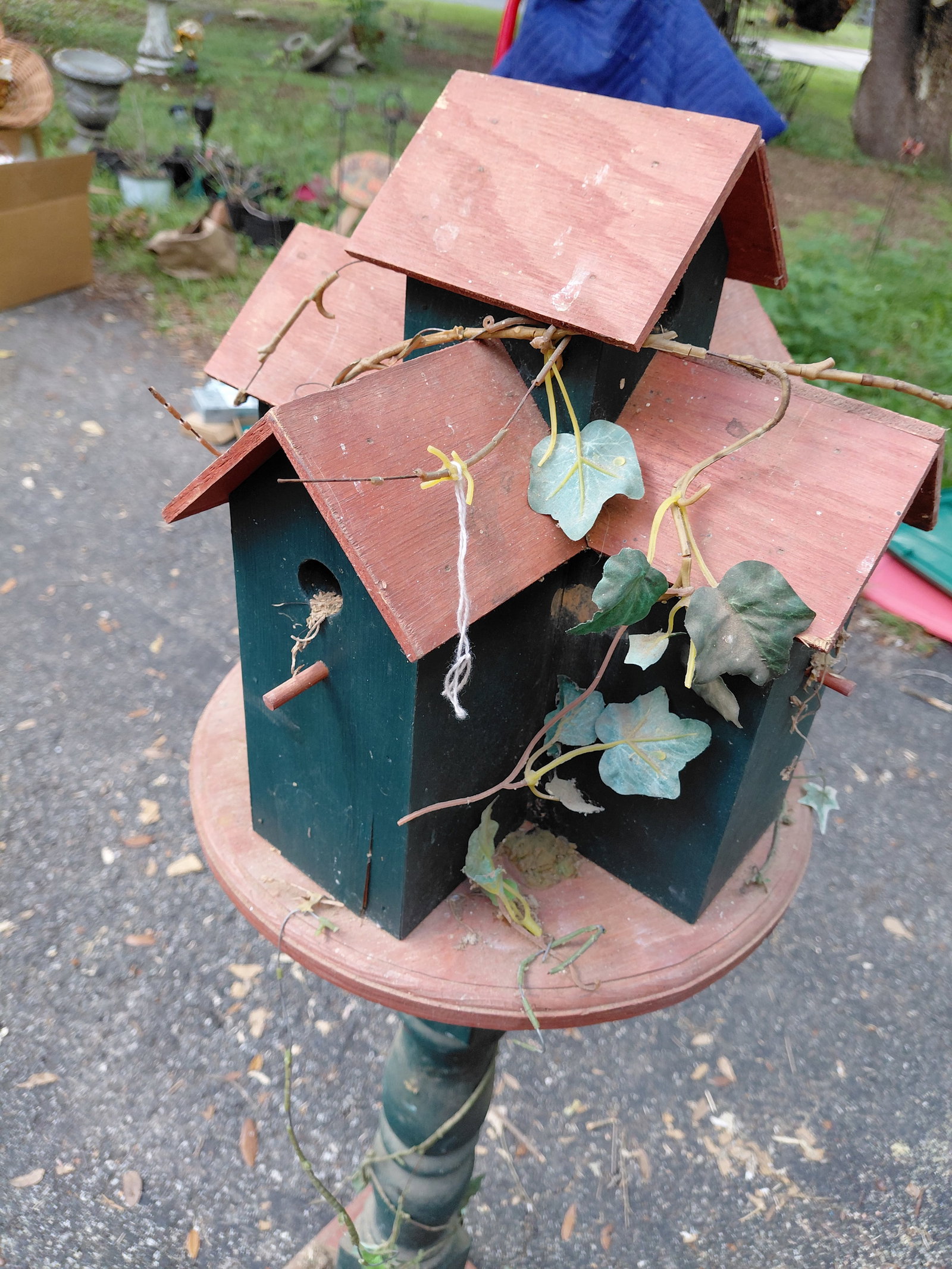 Custom Birdhouse on Stand - 6