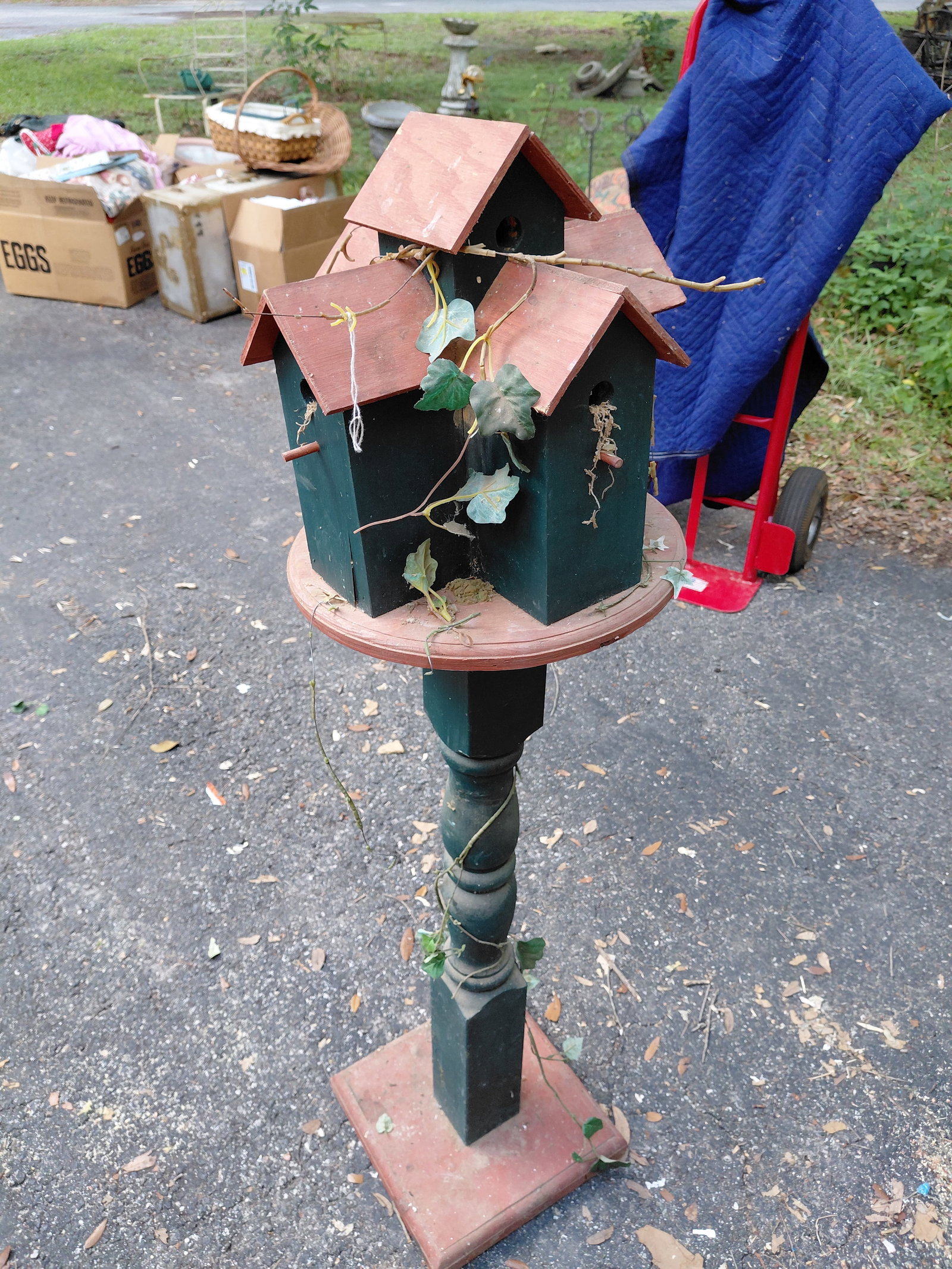 Custom Birdhouse on Stand - 9