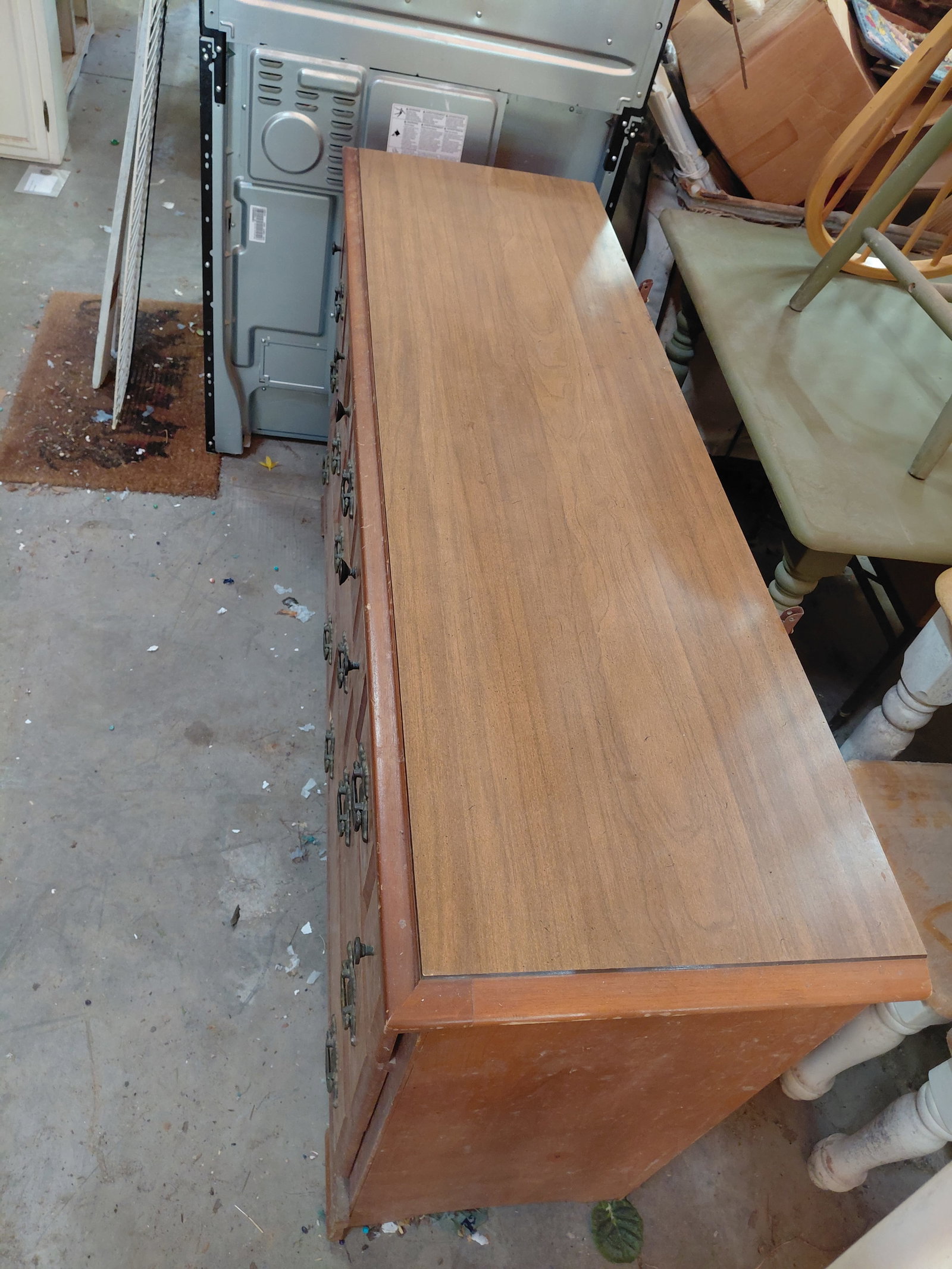 Mid Century 8 Drawer Dresser/ finish worn as seen / matches lot 1254 - 3