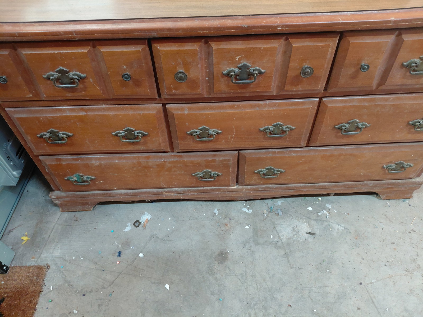 Mid Century 8 Drawer Dresser/ finish worn as seen / matches lot 1254 - 6