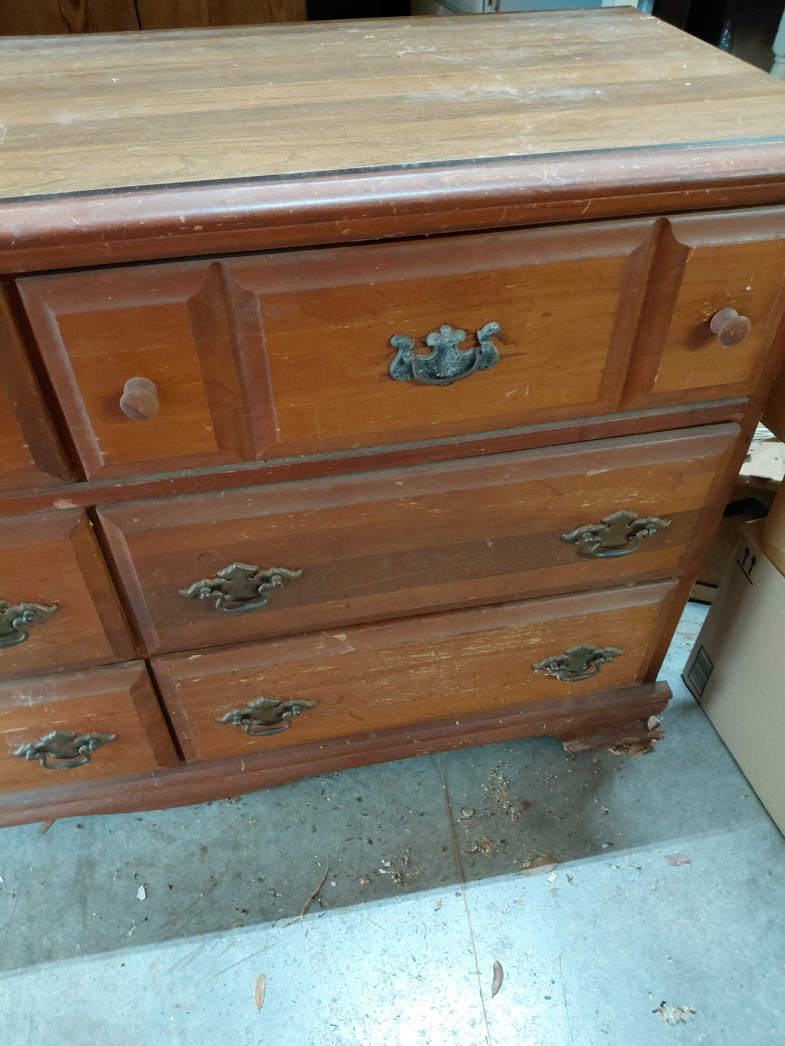 Mid Century 6 Drawer Dresser / some wear as seen/ matches lot 1245 - 5