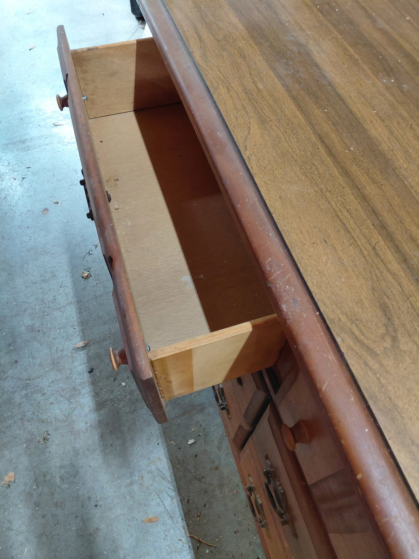 Mid Century 6 Drawer Dresser / some wear as seen/ matches lot 1245 - 6