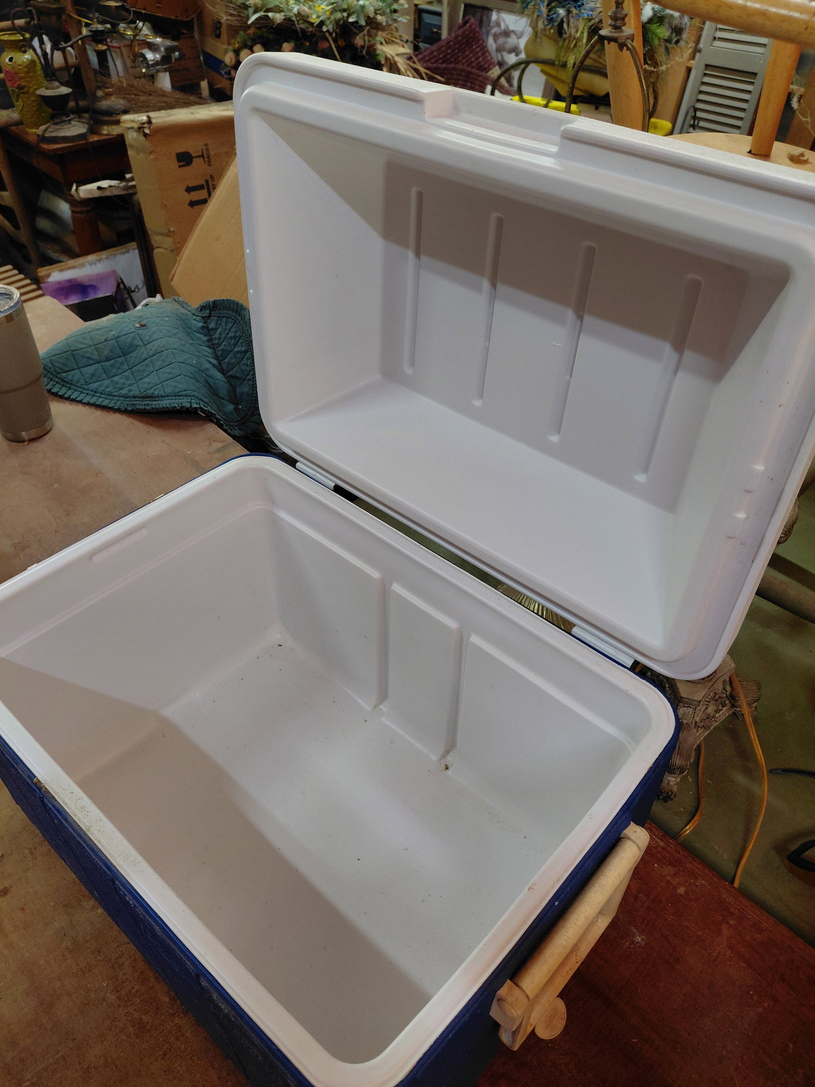 Blue Coleman Chest Cooler - 4