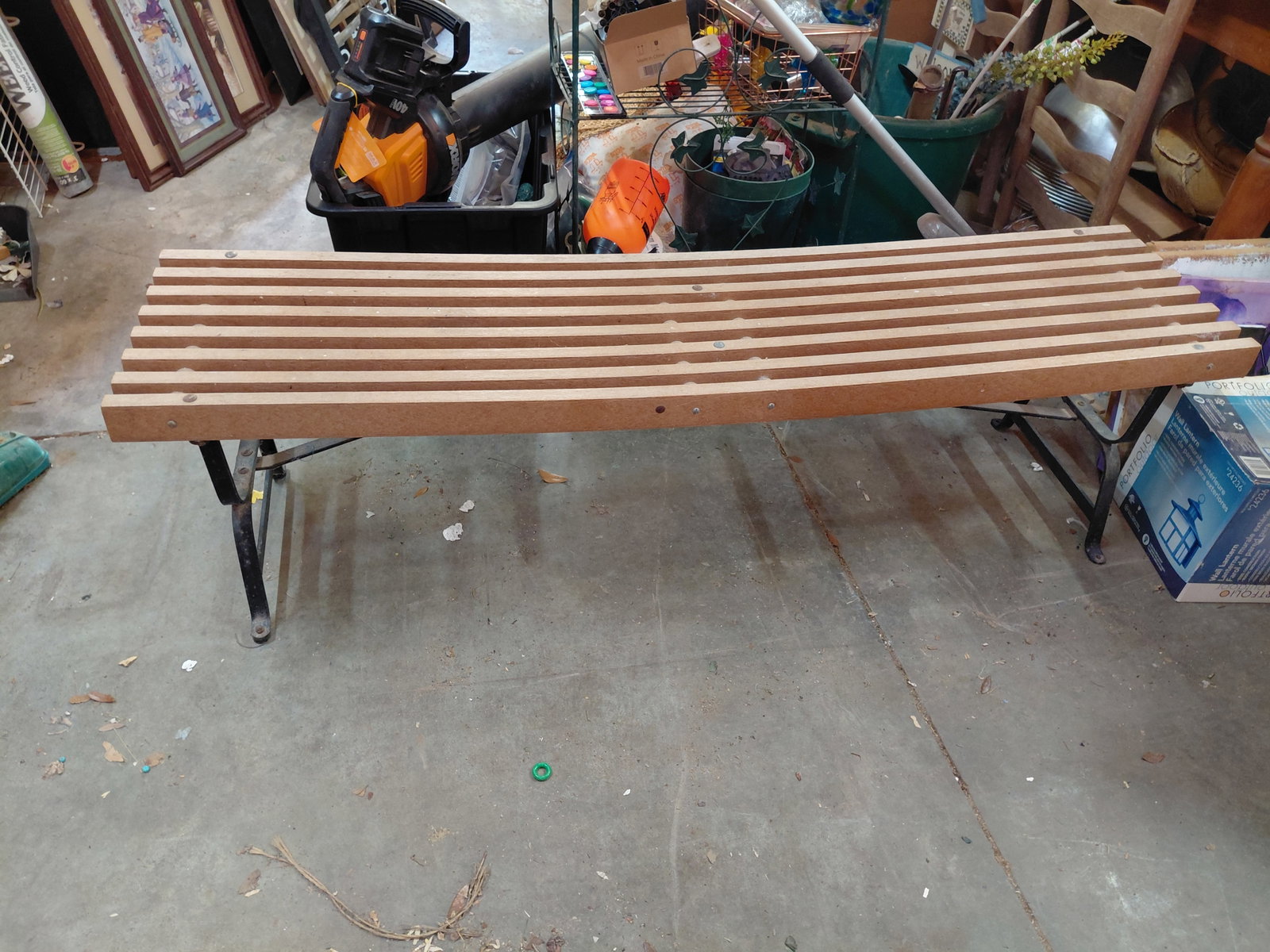 Iron & Teak Garden Bench / slight bow in middle as seen/ teak needs oil but great condition (1 of 6)