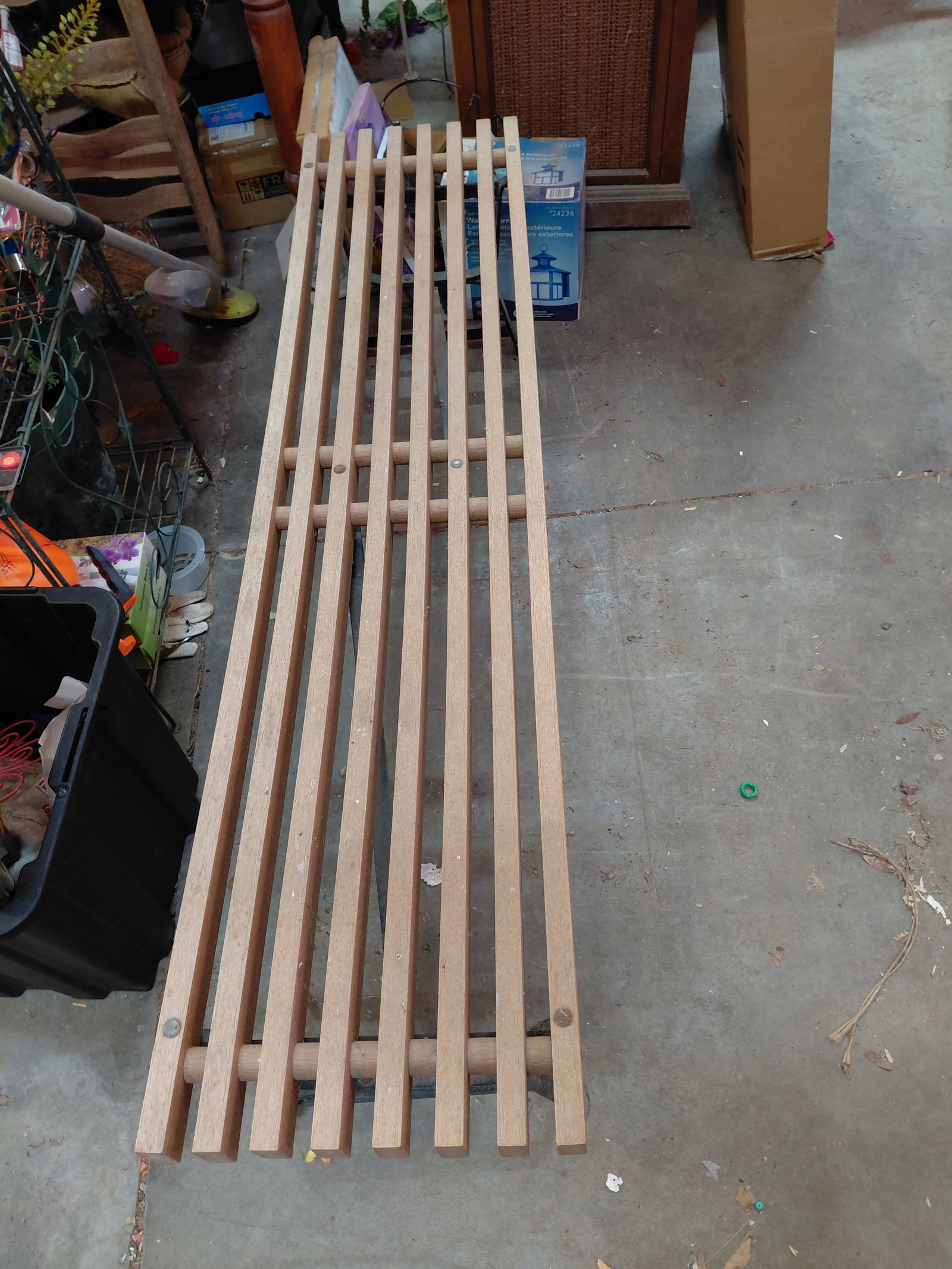 Iron & Teak Garden Bench / slight bow in middle as seen/ teak needs oil but great condition - 3