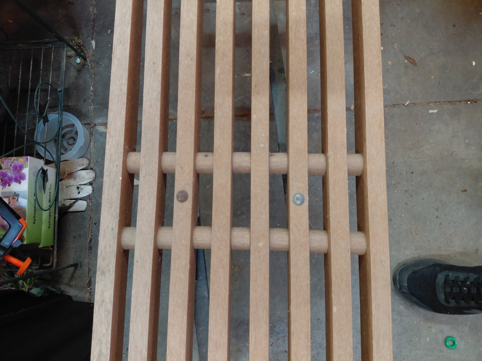 Iron & Teak Garden Bench / slight bow in middle as seen/ teak needs oil but great condition - 5