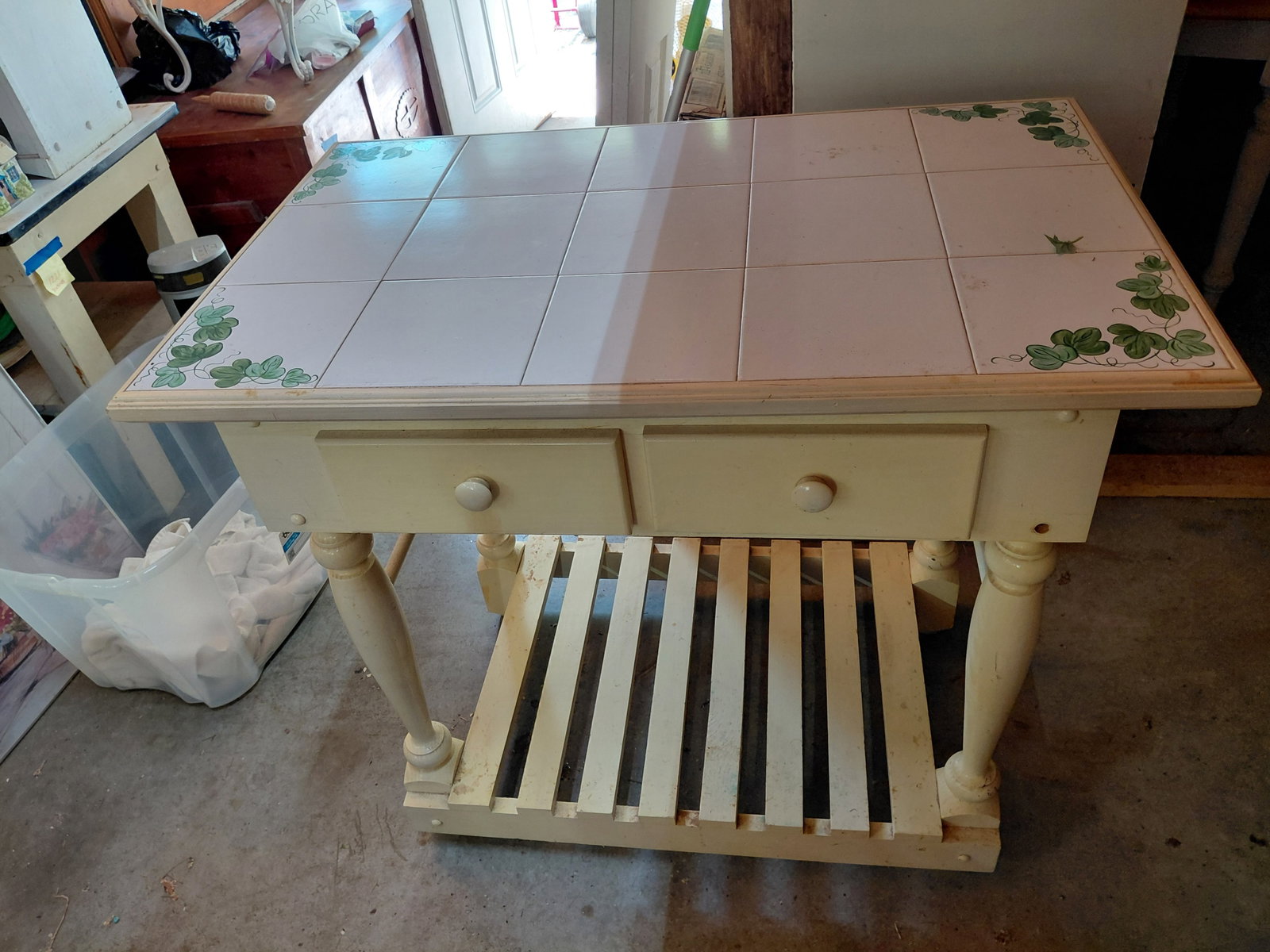 Large Country Farmhouse Tile Topped Kitchen Island: Large Country Farmhouse Tile Topped Kitchen Island