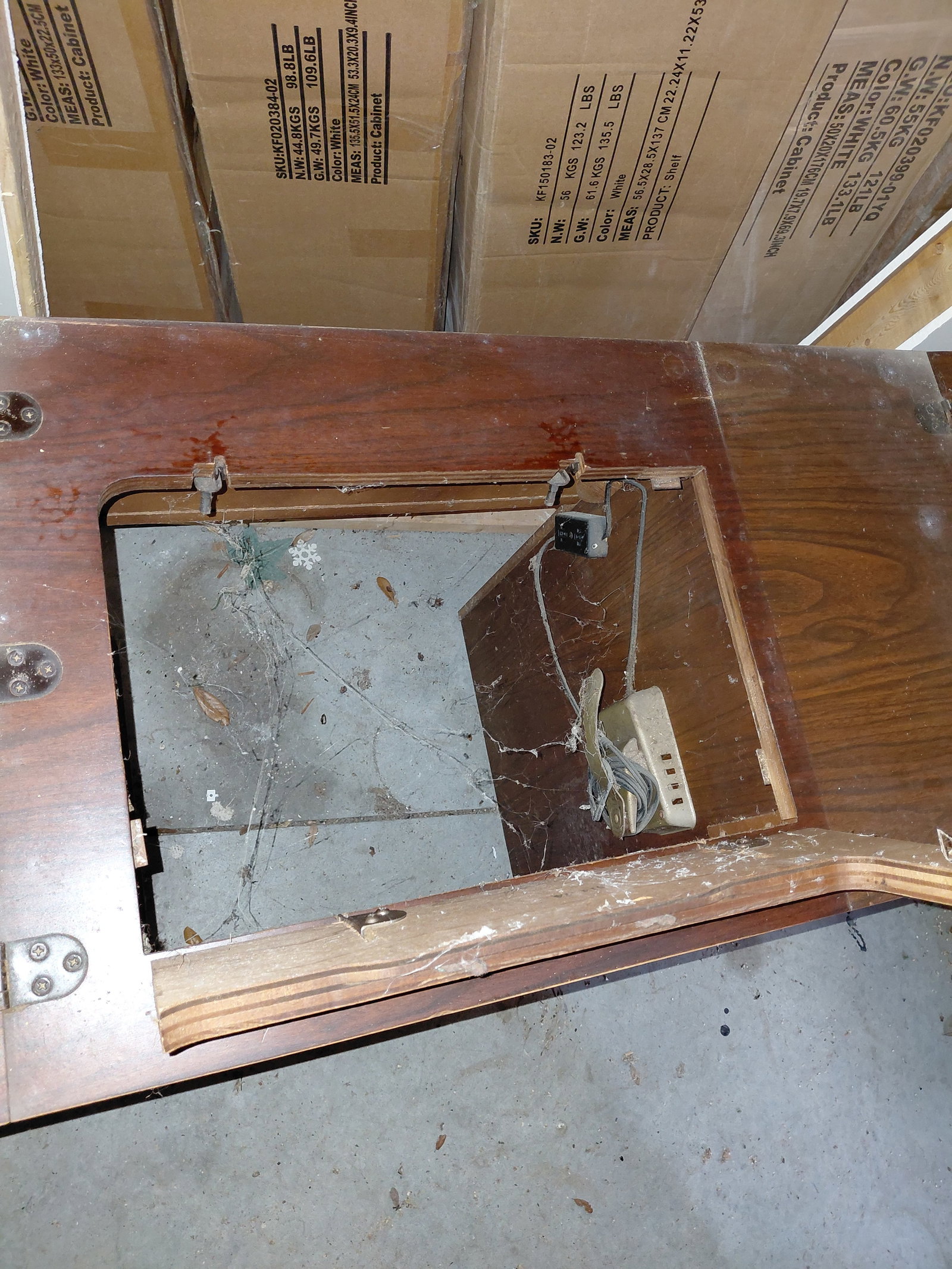 Sewing Machine Cabinet / missing drawer as seen - 5