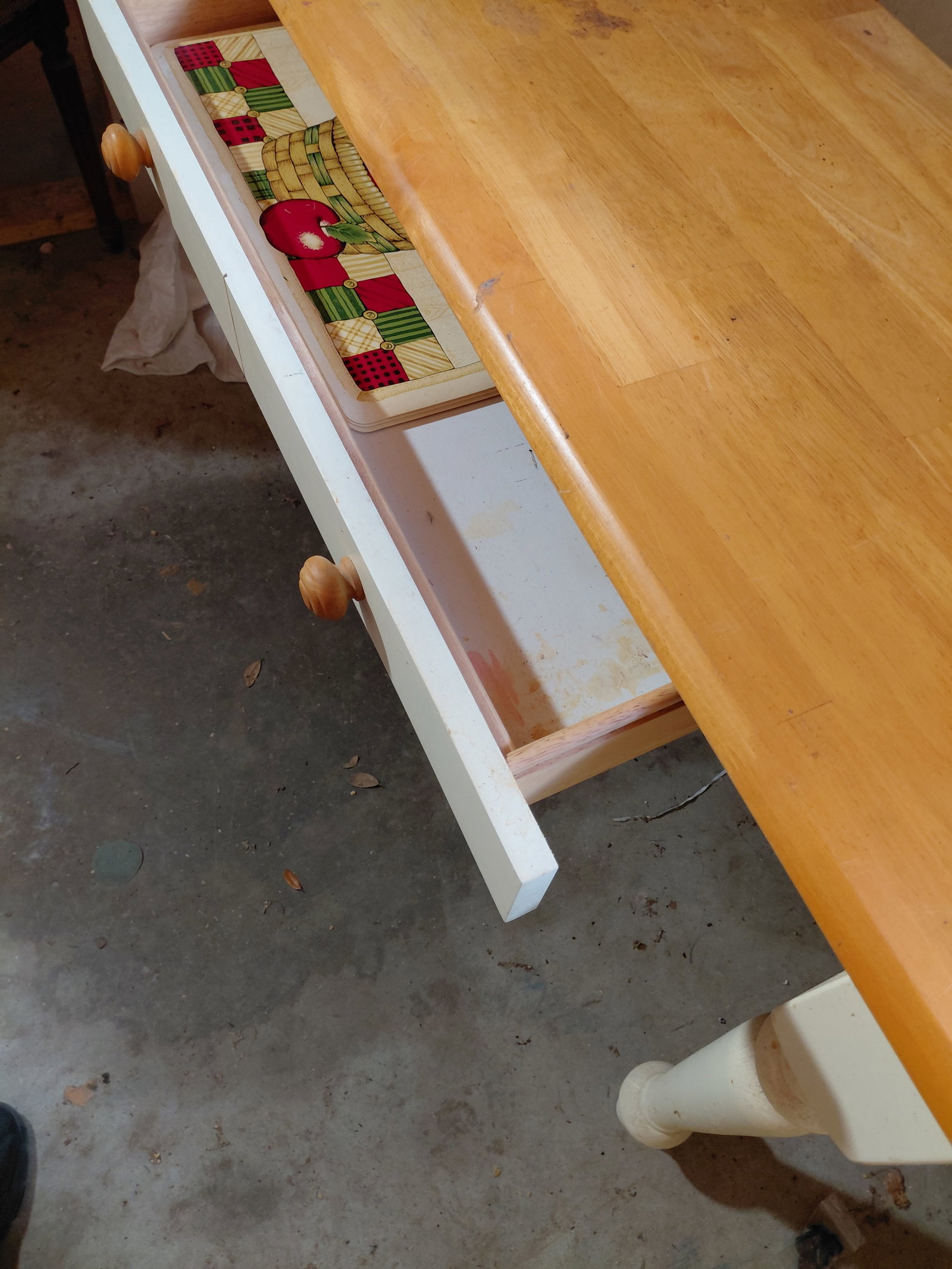 Country Farmhouse Console Table / Matches Lot 1261 - 4