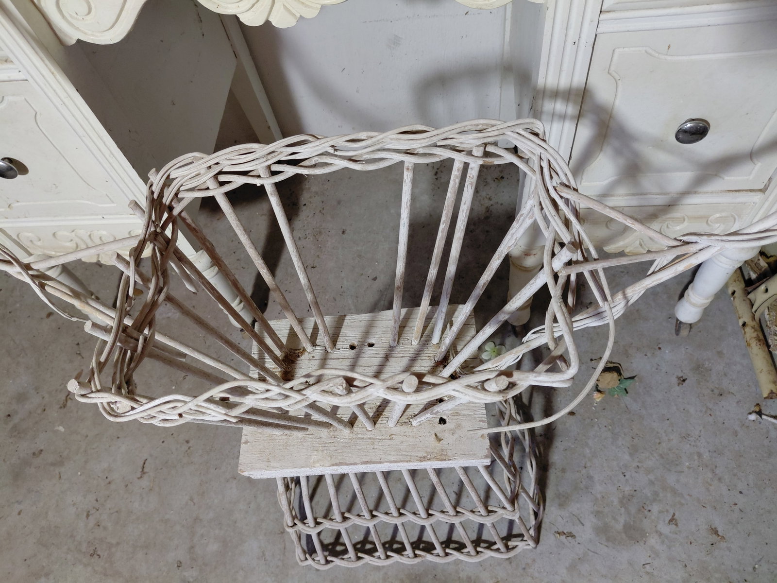 Wicker Plant Stand Basket / Needs some TLC as seen - 3