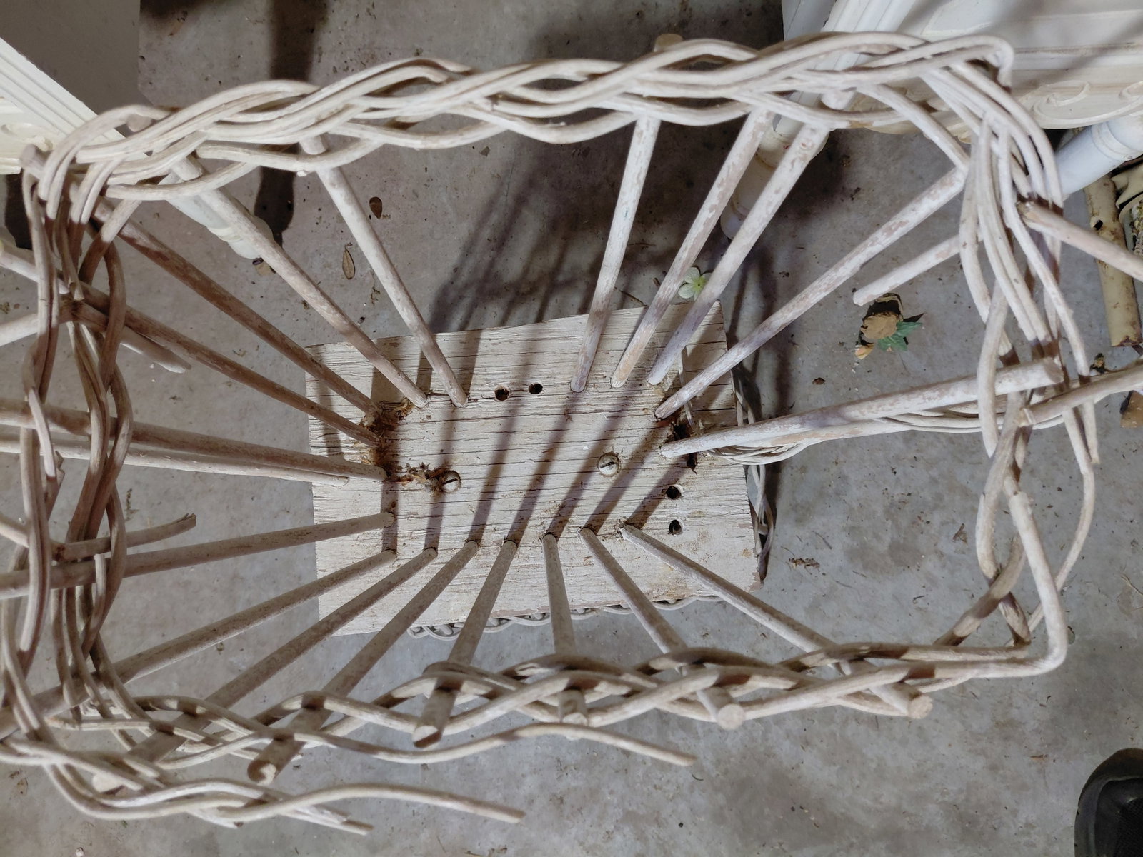Wicker Plant Stand Basket / Needs some TLC as seen - 6