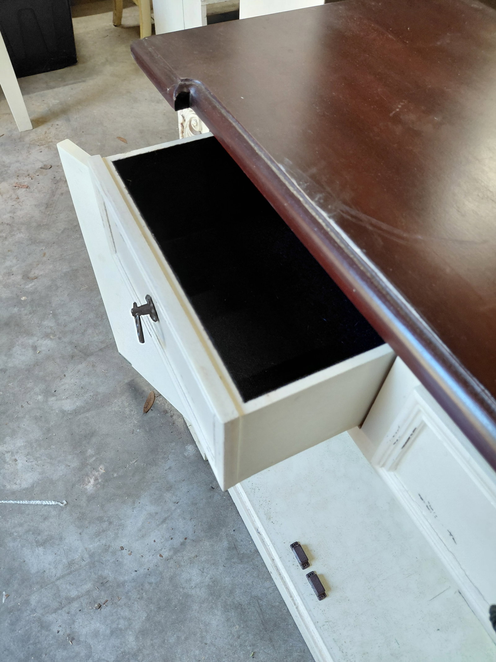 Country Farmhouse Cabinet - 7