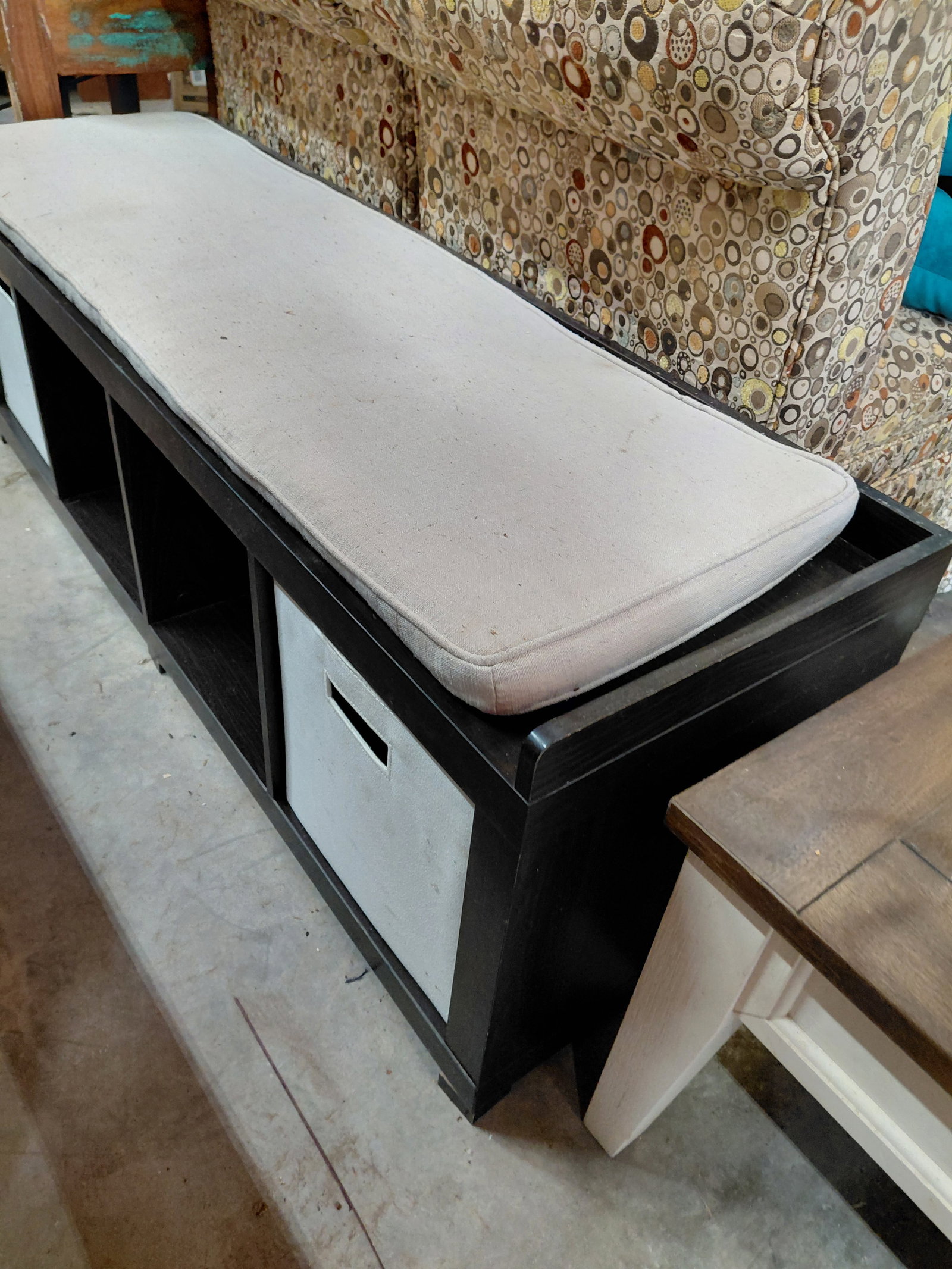 Contemporary Entry Bench / cushion needs cleaned - 3