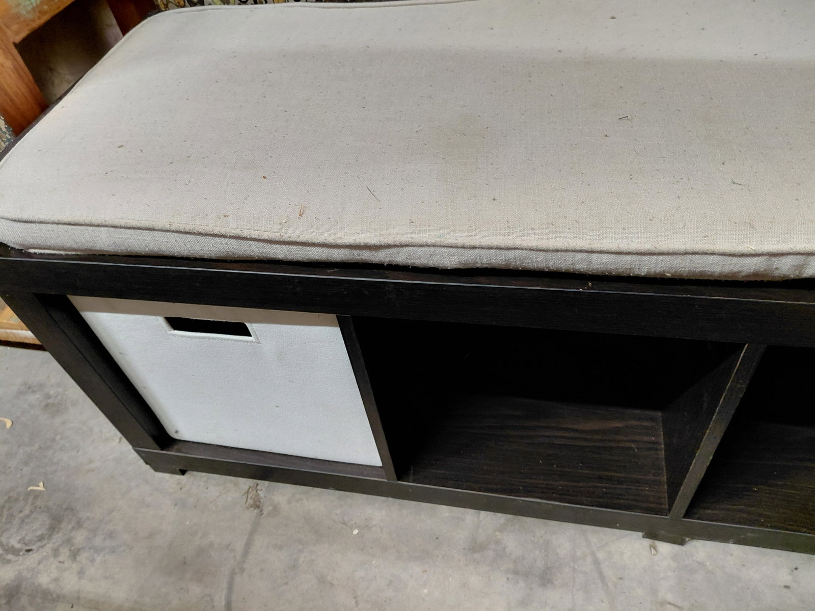 Contemporary Entry Bench / cushion needs cleaned - 7