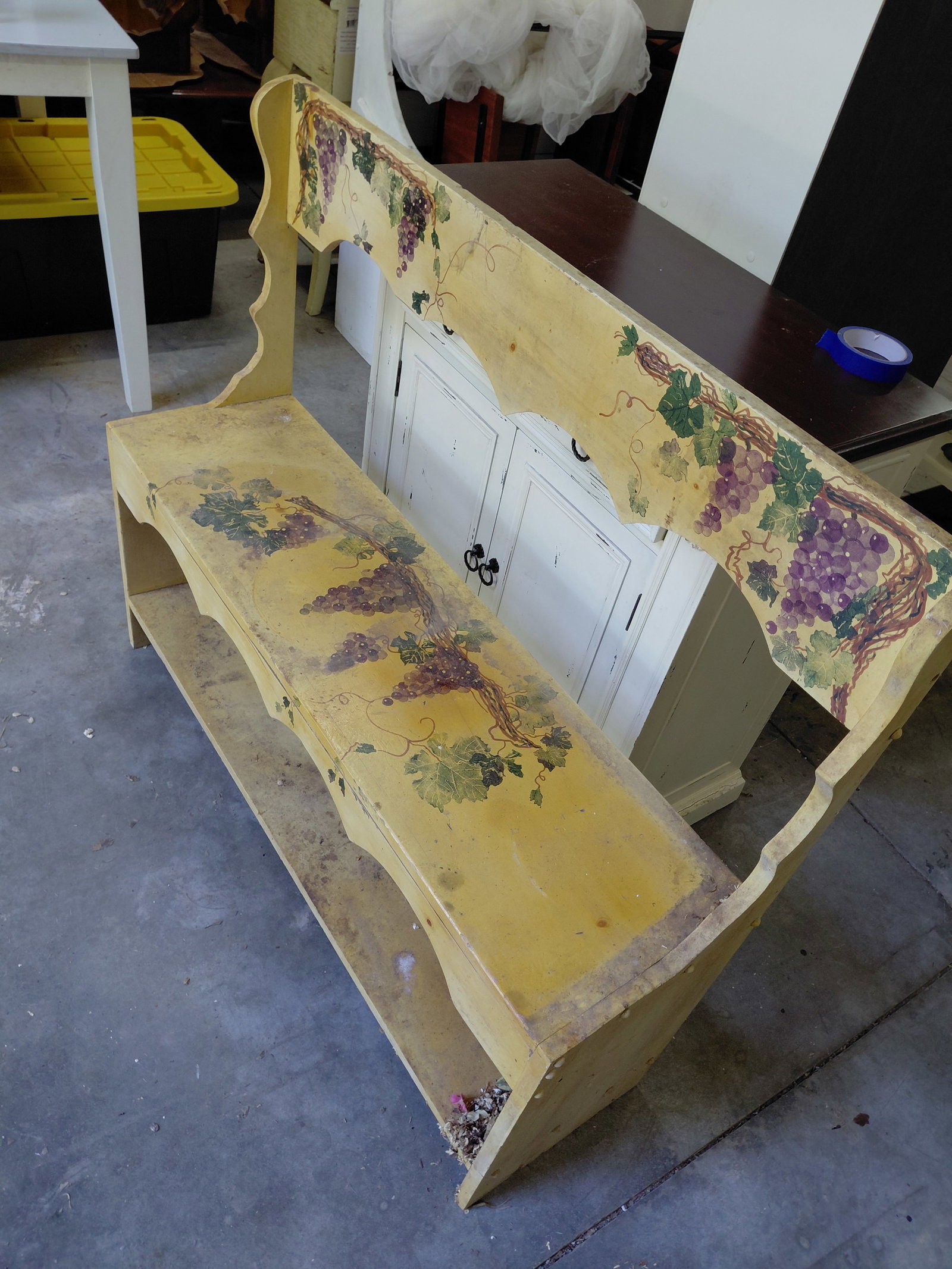 Country Farmhouse Painted Wood Bench / needs a good cleaning - 3