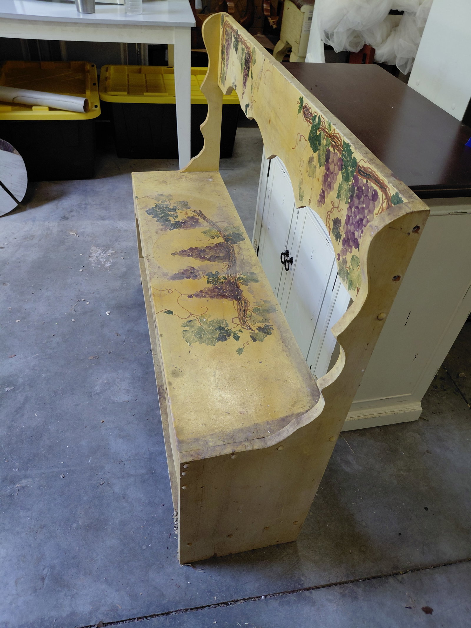 Country Farmhouse Painted Wood Bench / needs a good cleaning - 4