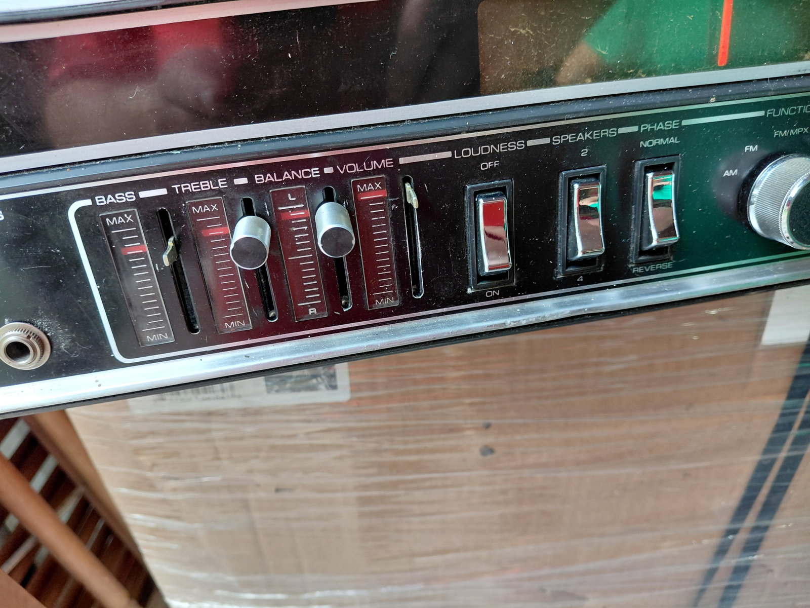 Vintage Sears Solid State AM/FM Stereo 8 Track System / Turns on and turn table turns and 8 track - 4