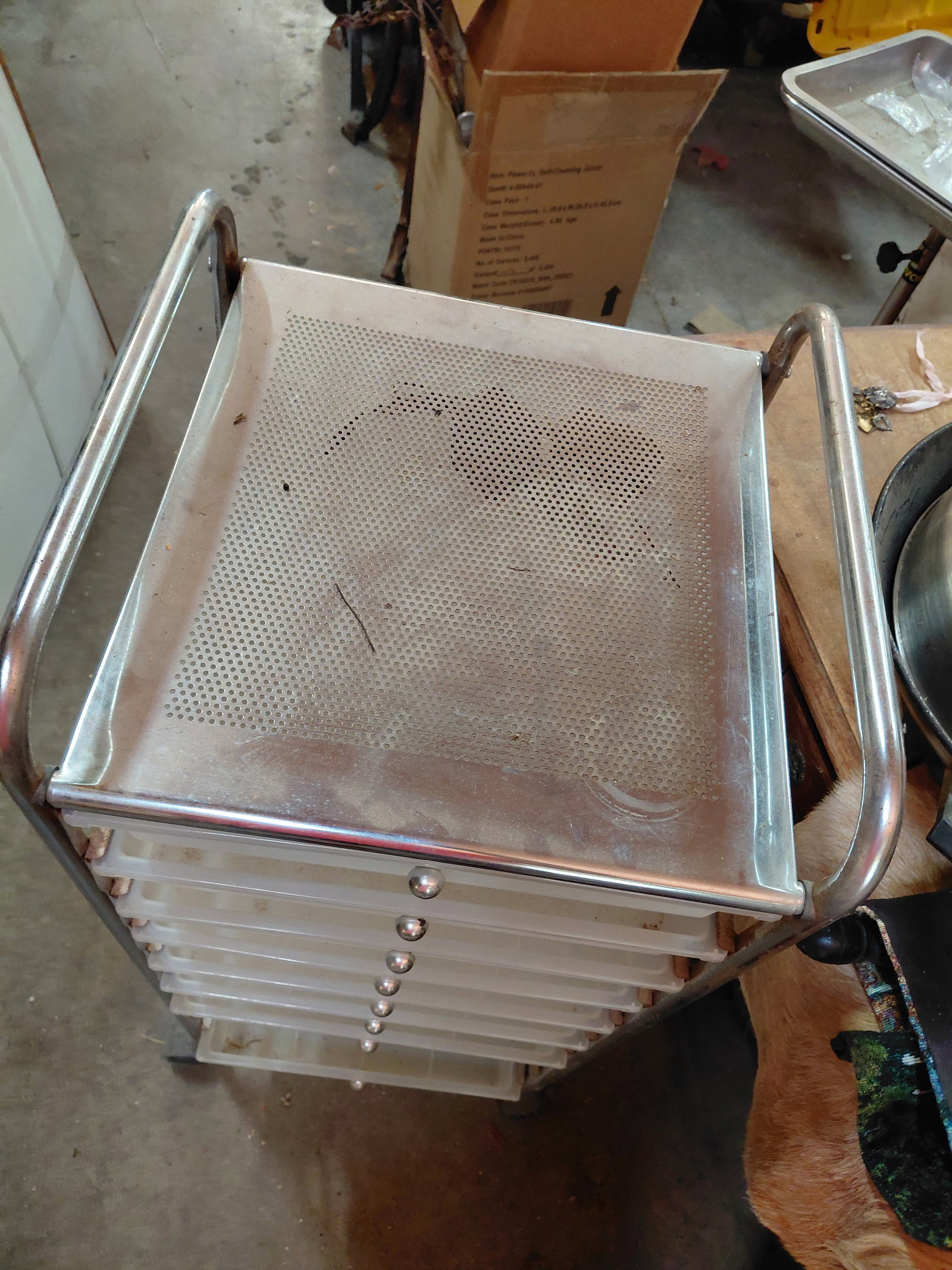 Crafting Cart / Missing a dew Drawers as seen - 3