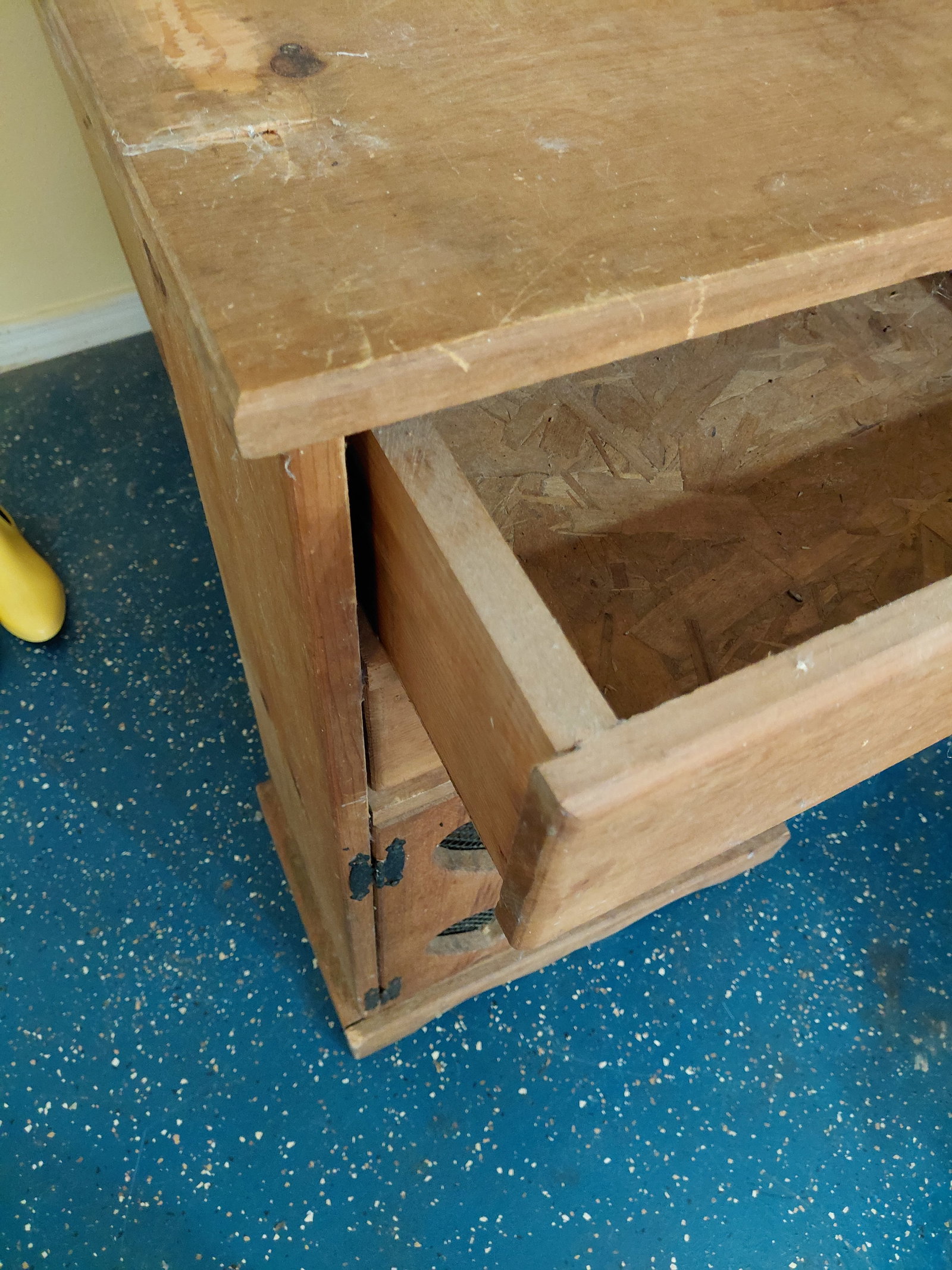Rustic Wood Heart Kitchen Cabinet / needs back reattached as seen - 4