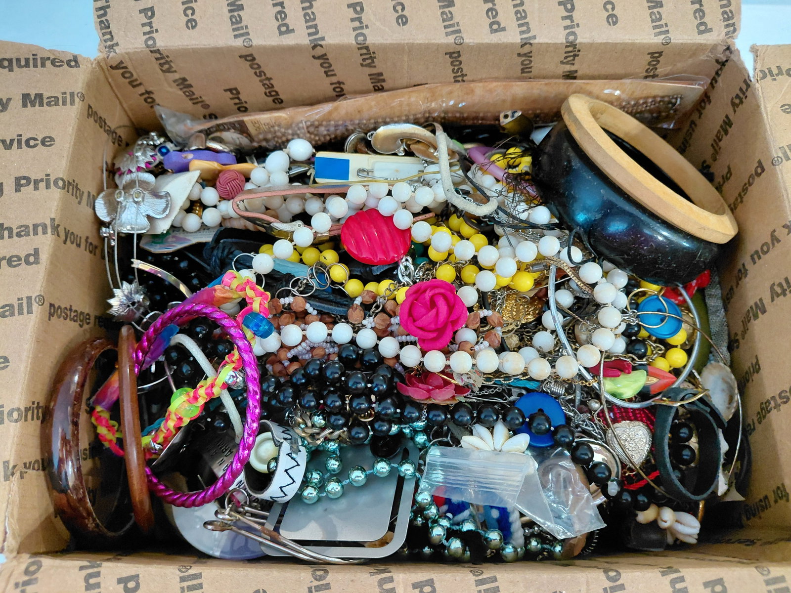 Box Lot of Costume Jewelry / Some are pieces, parts, for repair, reuse or crafting: Box Lot of Costume Jewelry / Some are pieces, parts, for repair, reuse or crafting