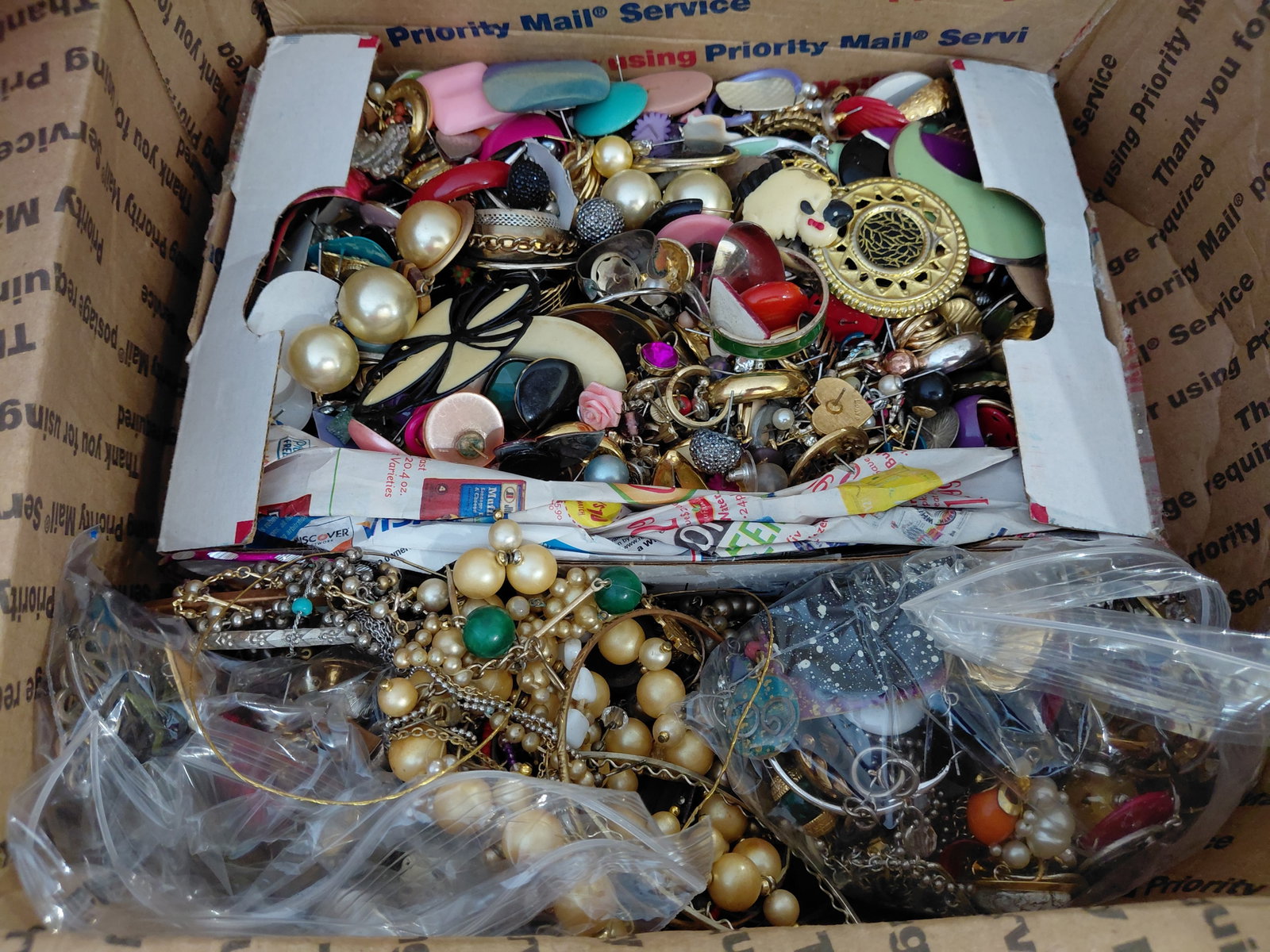 Box Lot of Costume Jewelry / Some are pieces, parts, for repair, reuse or crafting: Box Lot of Costume Jewelry / Some are pieces, parts, for repair, reuse or crafting