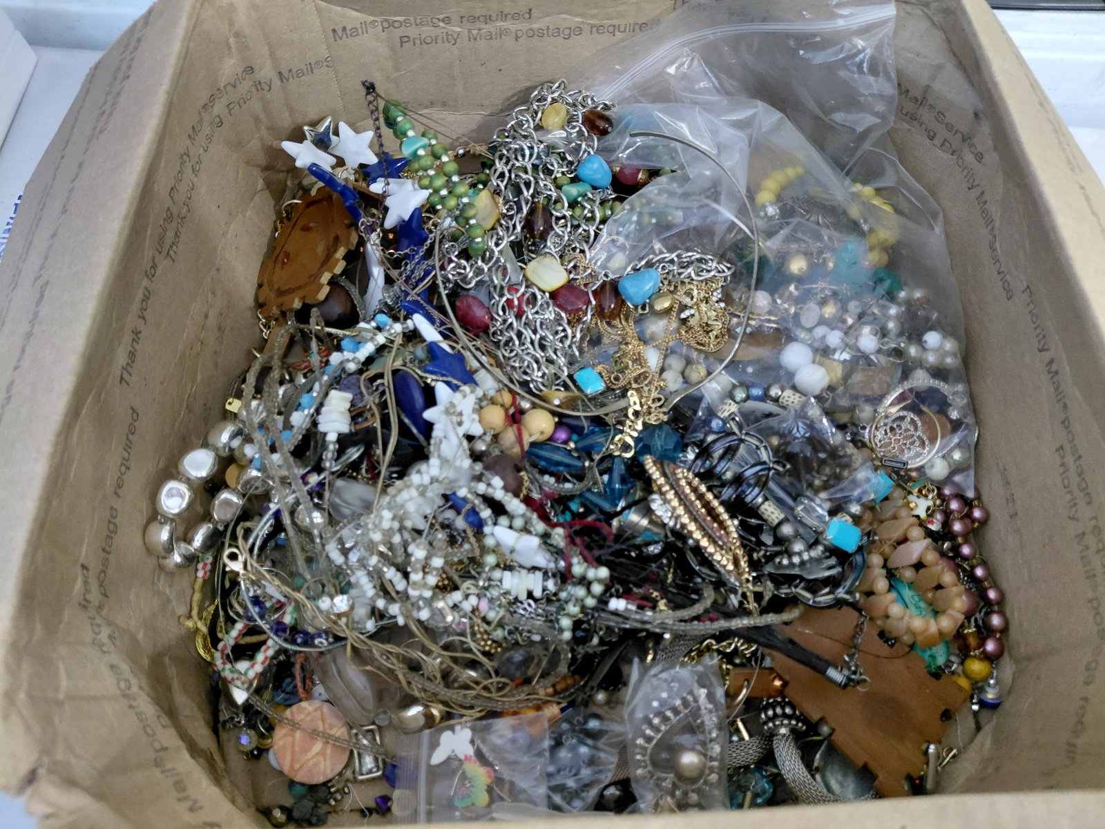 Box Lot of Costume Jewelry / Some are pieces, parts, for repair, reuse or crafting: Box Lot of Costume Jewelry / Some are pieces, parts, for repair, reuse or crafting