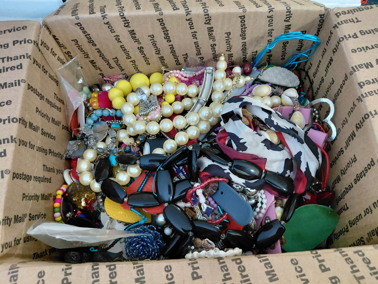 Box Lot of Costume Jewelry / Some are pieces, parts, for repair, reuse or crafting: Box Lot of Costume Jewelry / Some are pieces, parts, for repair, reuse or crafting