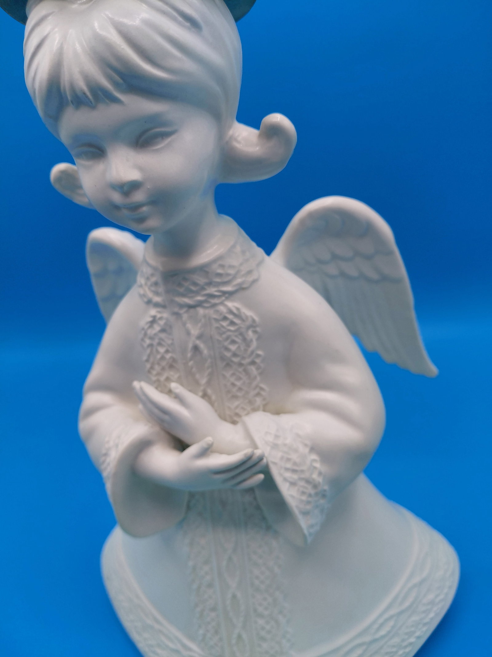 Vintage Hutzlers Festival of Elegance Porcelain Angel Statue - 4