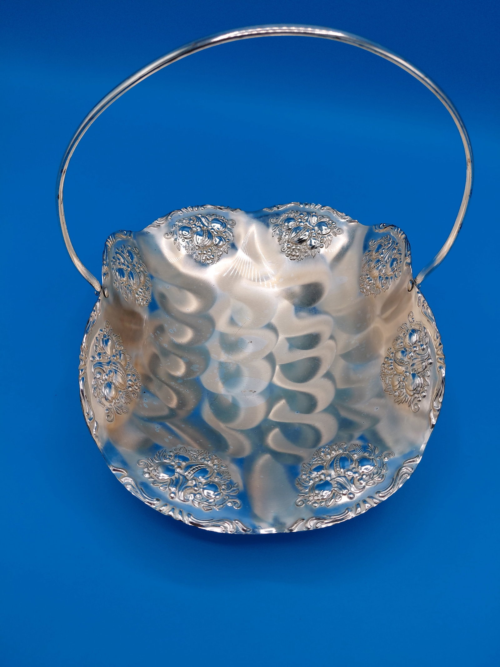 Beautiful Quist Silver Plated Serving Basket - 4