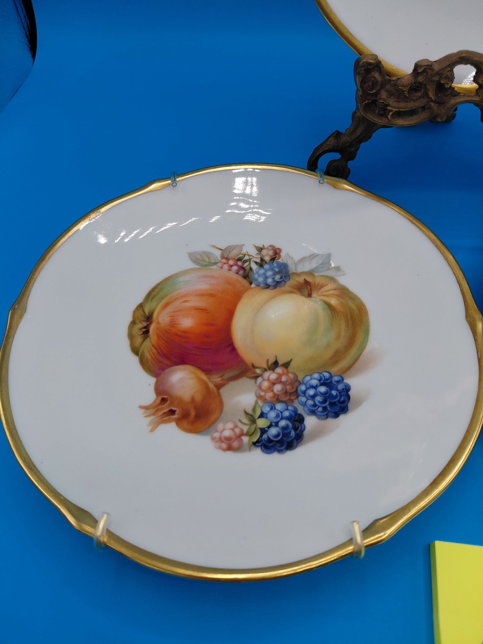 Set of 3 Bavaria Schumann Porcelain Plates / Hangers included, stand is not - 4