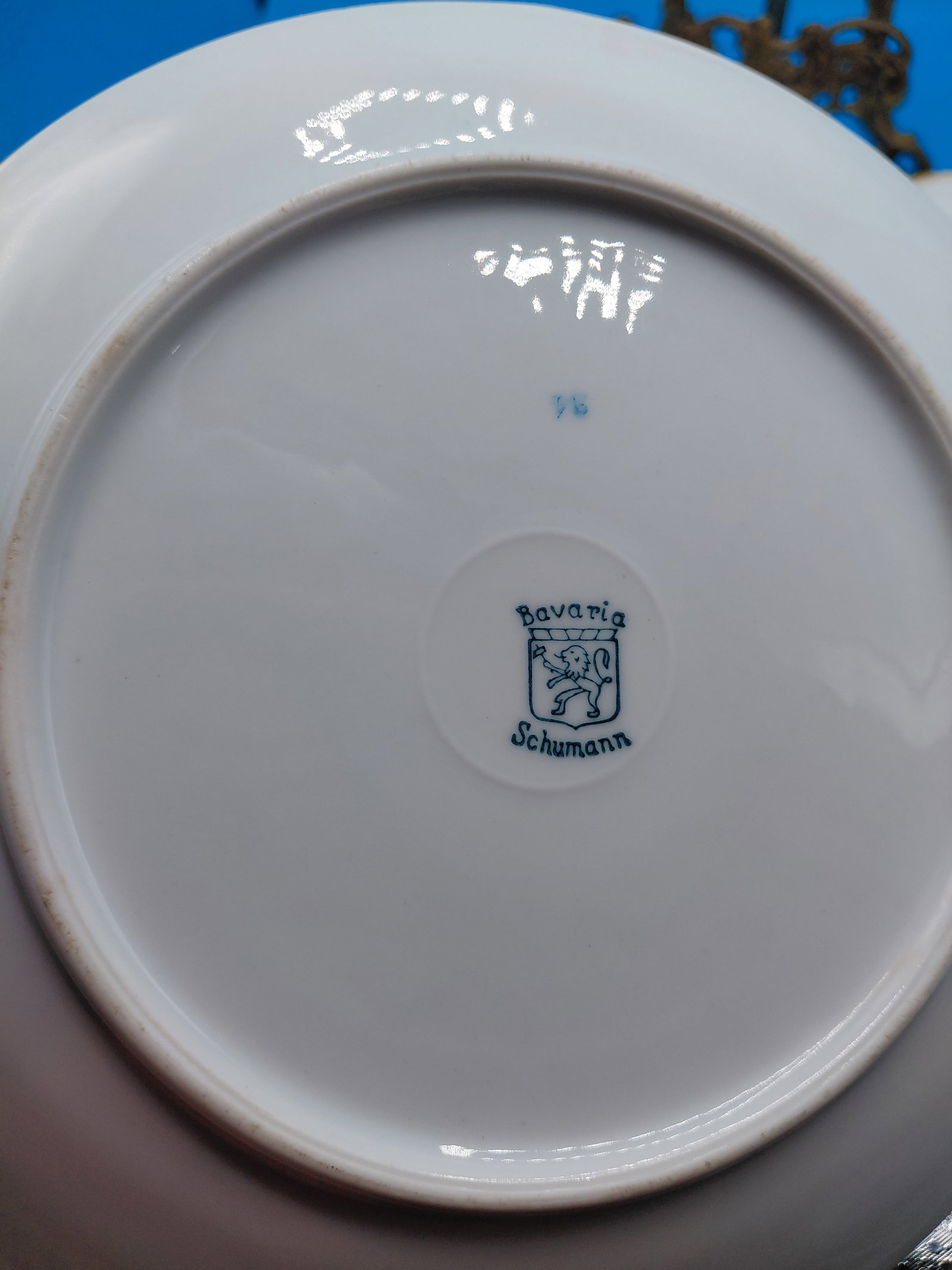Set of 3 Bavaria Schumann Porcelain Plates / Hangers included, stand is not - 6