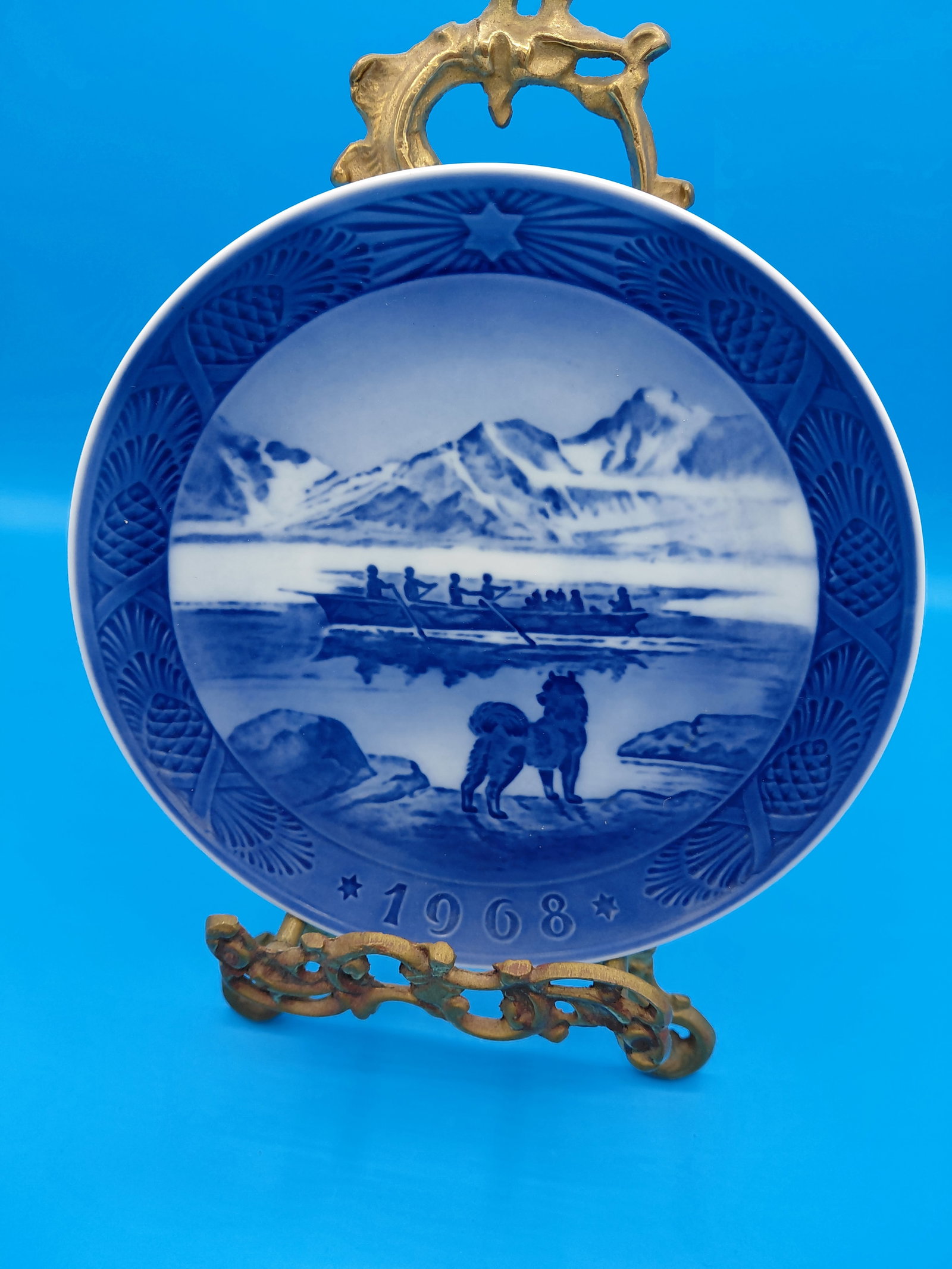 Vintage set of 4 Royal Copenhagen Decorative Plates / stand not included - 8