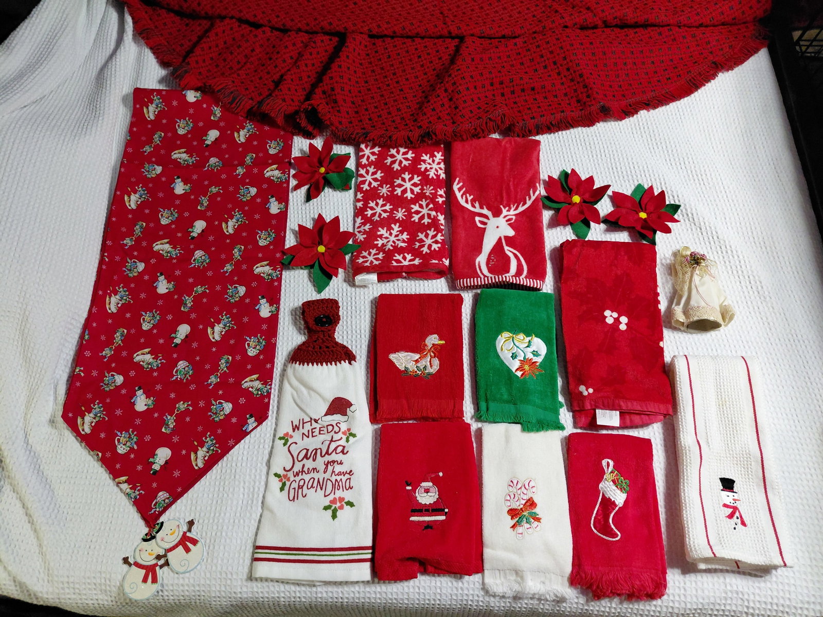 Large Christmas Lot of Table Cloth Runner Towels etc: Large Christmas Lot of Table Cloth Runner Towels etc