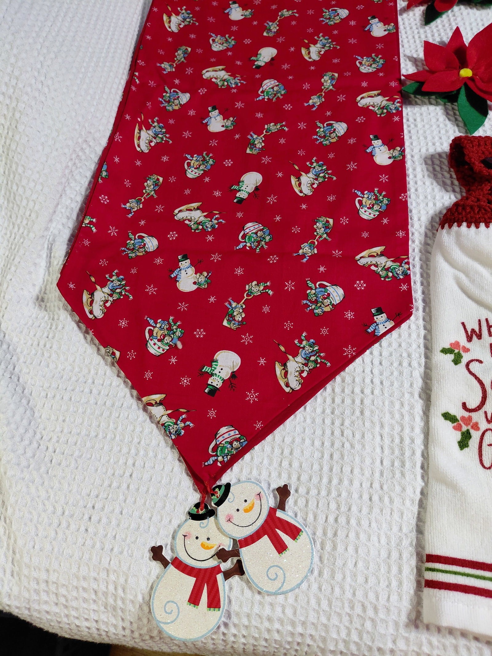 Large Christmas Lot of Table Cloth Runner Towels etc - 8