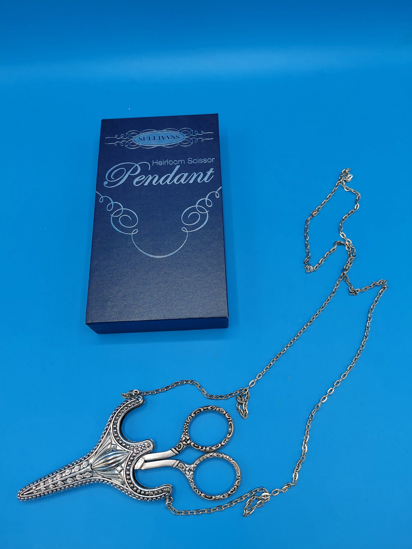NEW in Box Heirloom Scissor Pendant by Sullivans: NEW in Box Heirloom Scissor Pendant by Sullivans