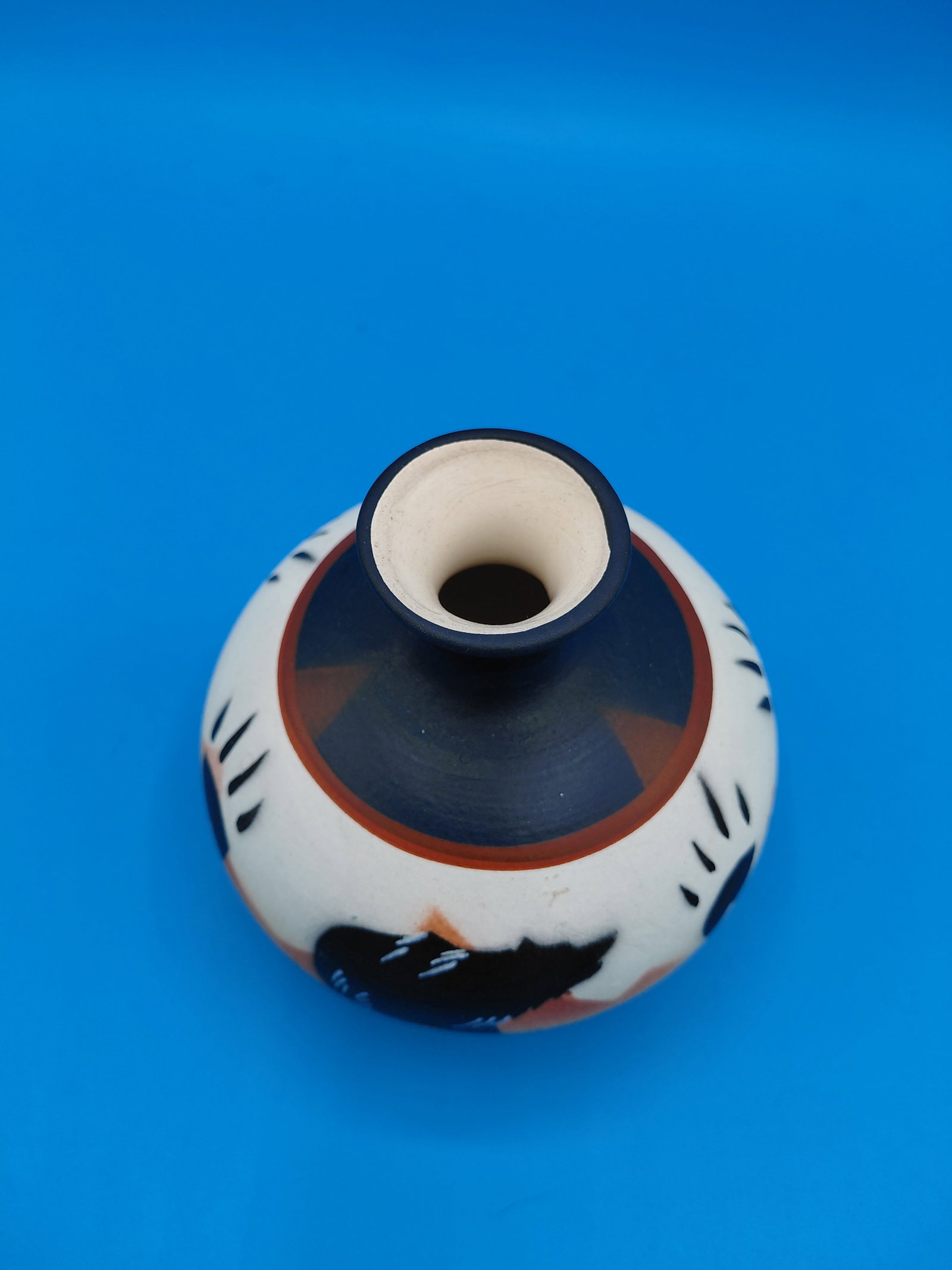 Vintage Southwestern Tribal Vase with Black Bear - 3