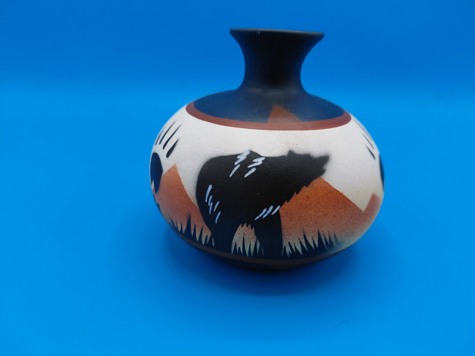 Vintage Southwestern Tribal Vase with Black Bear - 5