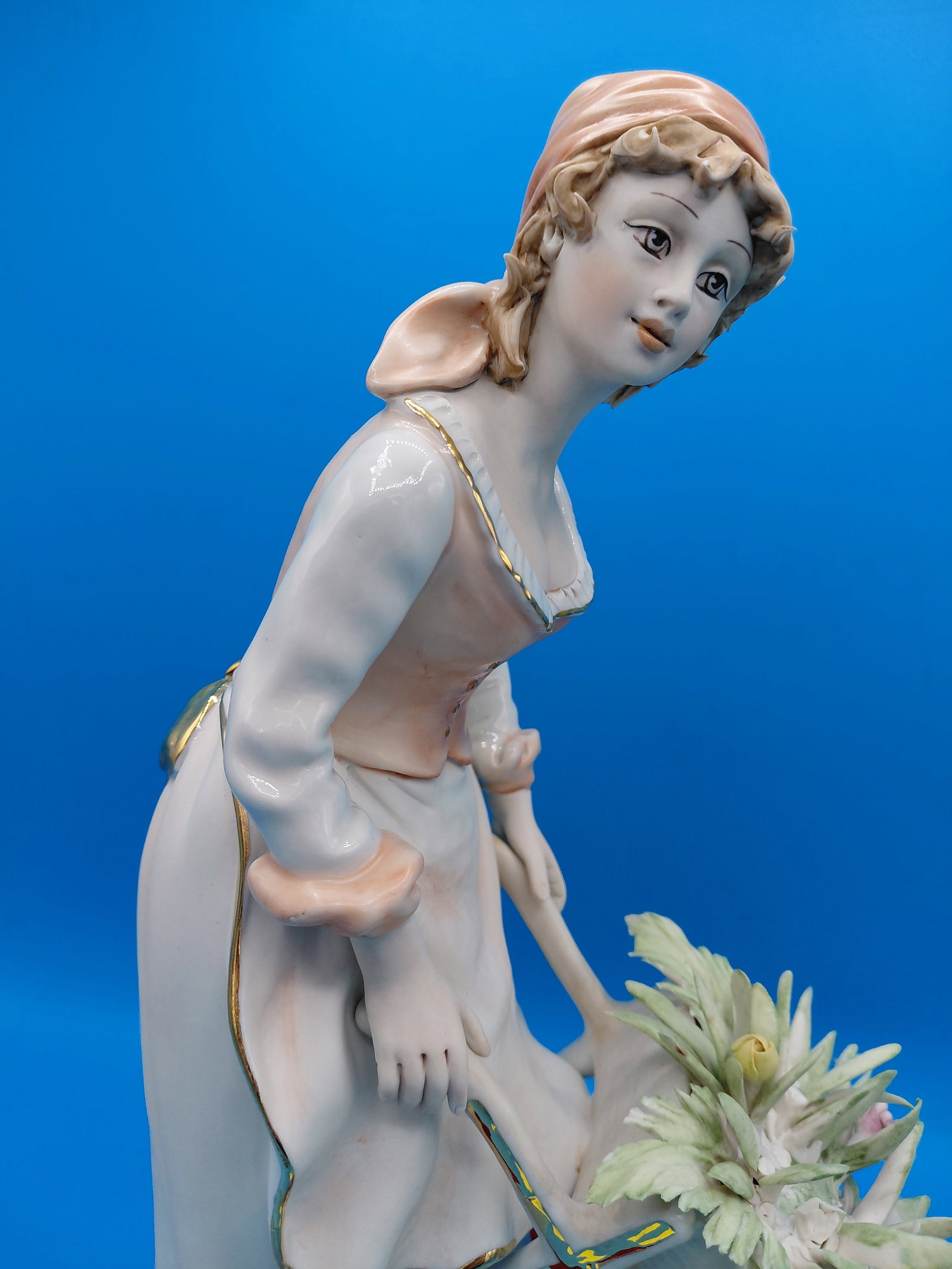 Beautiful Capodimonte Porcelain Statue Lady with Flowers by Vittorio Sakadin / as seen - 4
