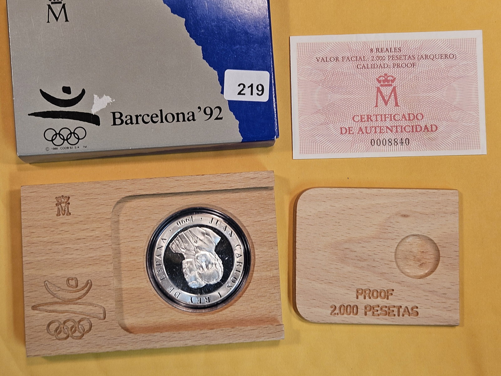 1992 Barcelona GEM Proof Deep Cameo silver 2000 Pesetas (1 of 2)