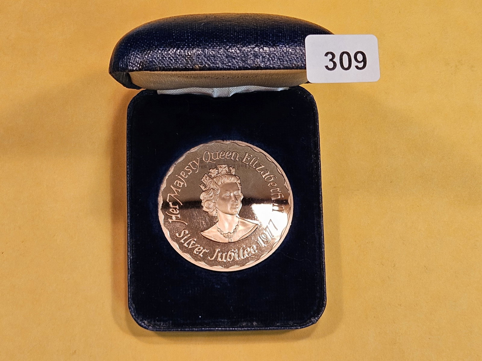 Gem Proof Deep Cameo 1977 Queen Elizabeth coin: Silver Jubilee. In original box