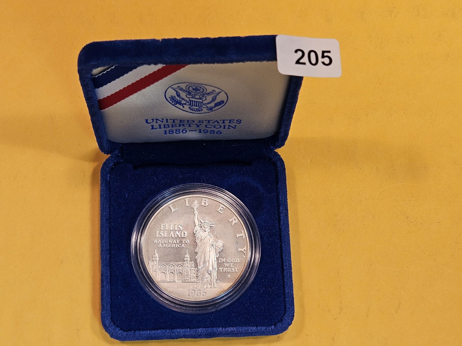 1986 Liberty Proof Deep Cameo Commemorative Silver Dollar (1 of 2)