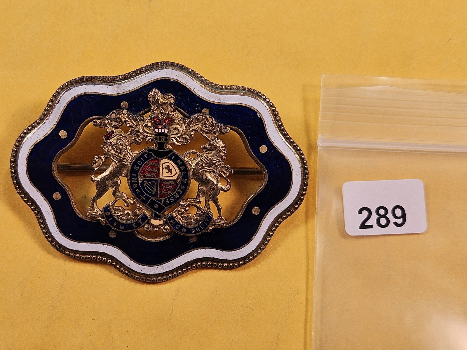 British Coat of Arms Pin: 1905