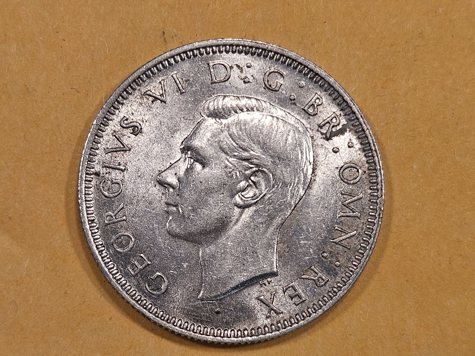 Brilliant Uncirculated 1944 Great Britain silver shilling (1 of 4)
