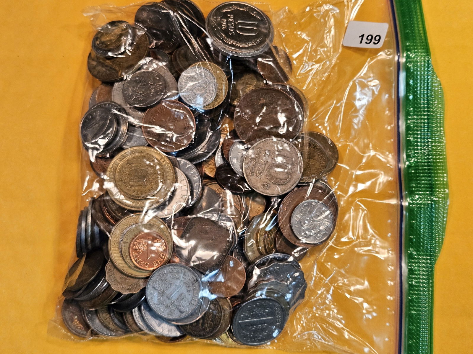 TWO POUNDS of mixed World coins (1 of 2)
