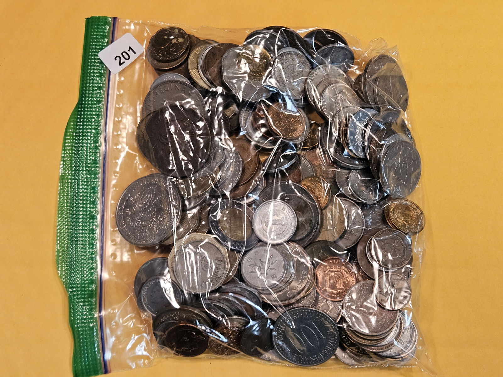 TWO POUNDS of mixed World coins (1 of 2)