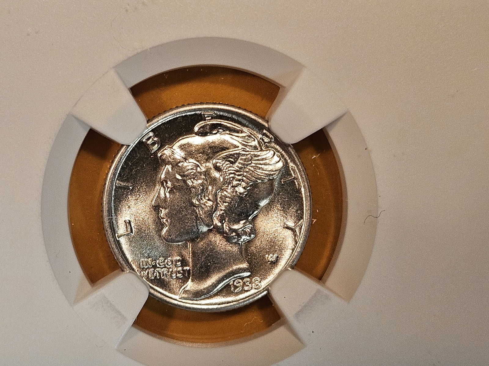 NGC 1938 Mercury Dime in Mint State 62 FB (1 of 4)