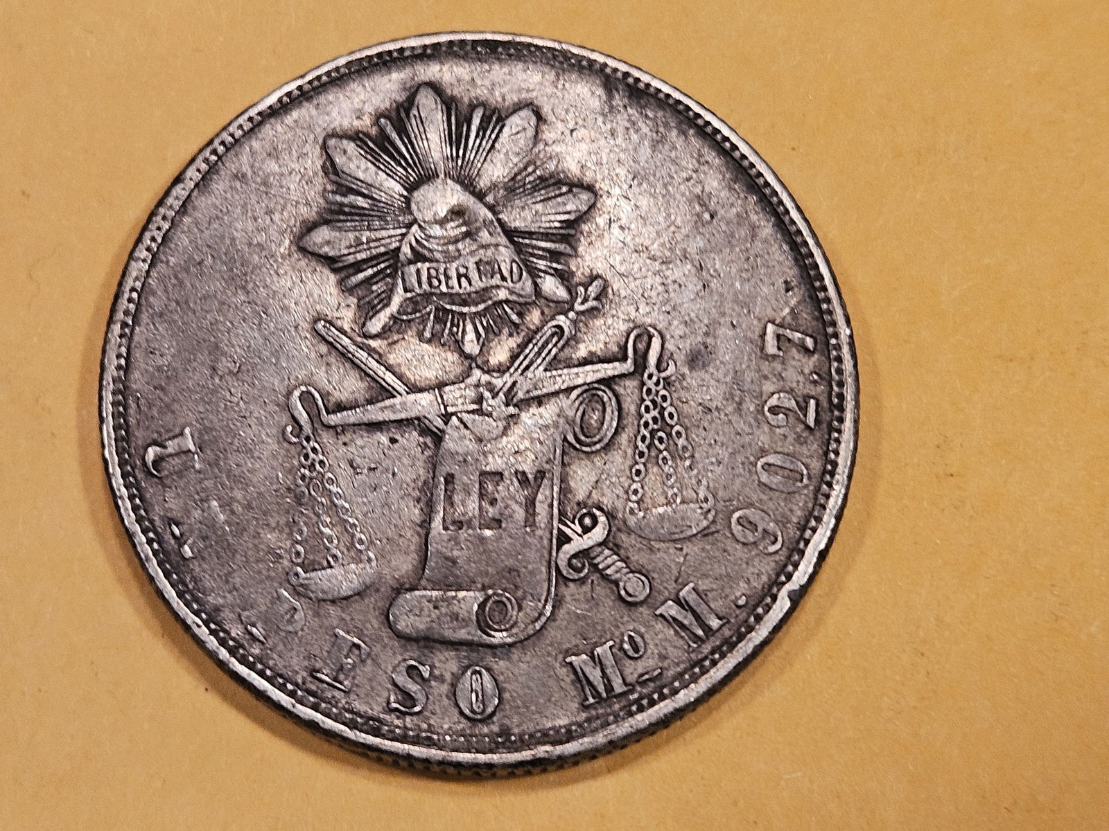 1872 Mexico silver peso in VF plus to XF condition (1 of 5)